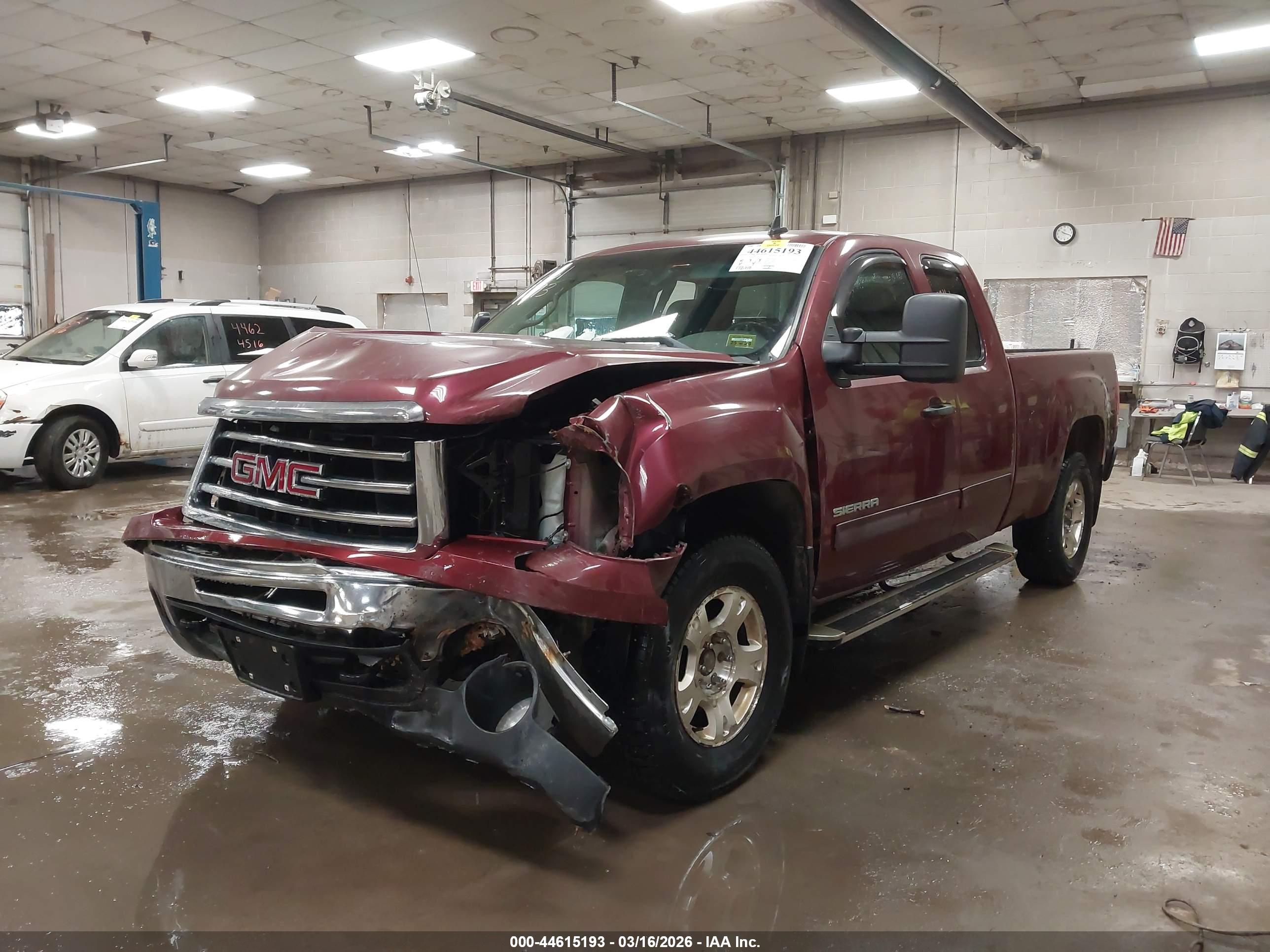 GMC SIERRA image 2