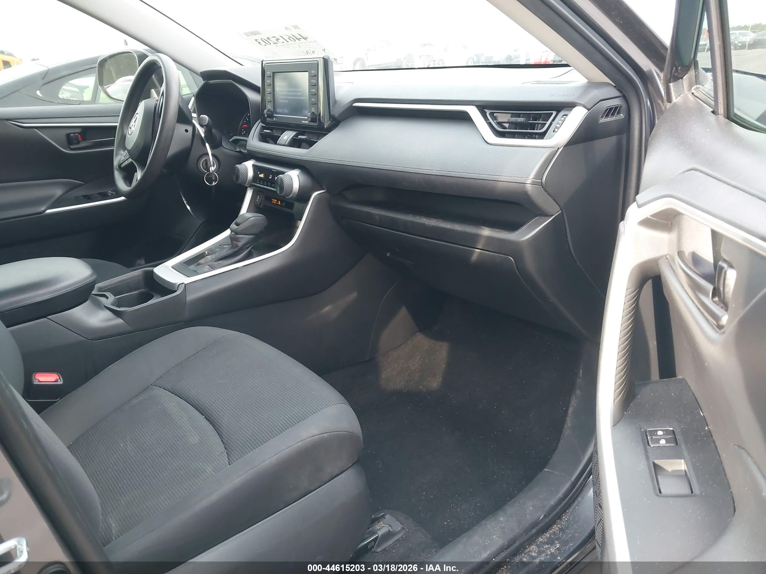 TOYOTA RAV4 image 5