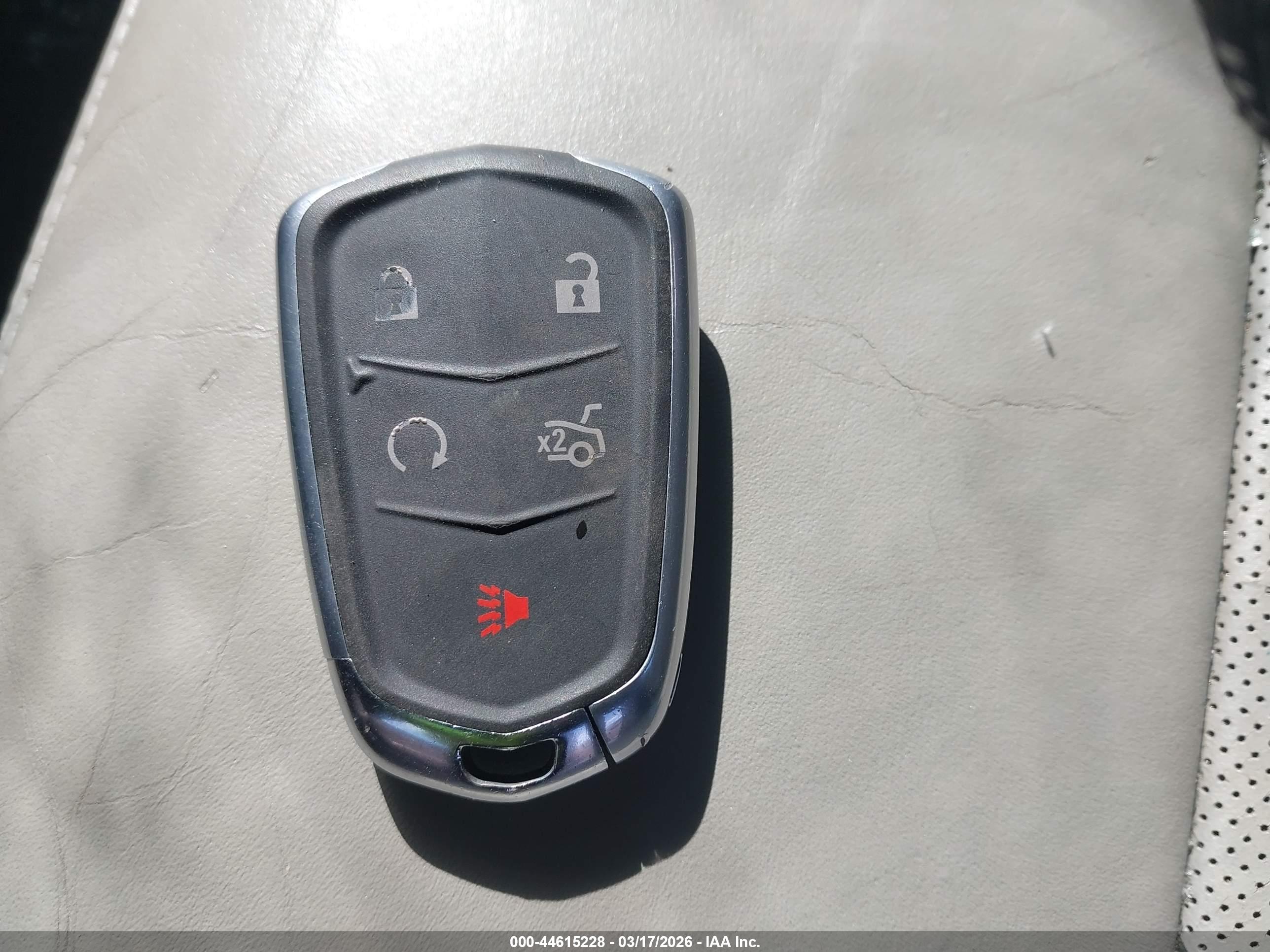 CADILLAC CTS image 11