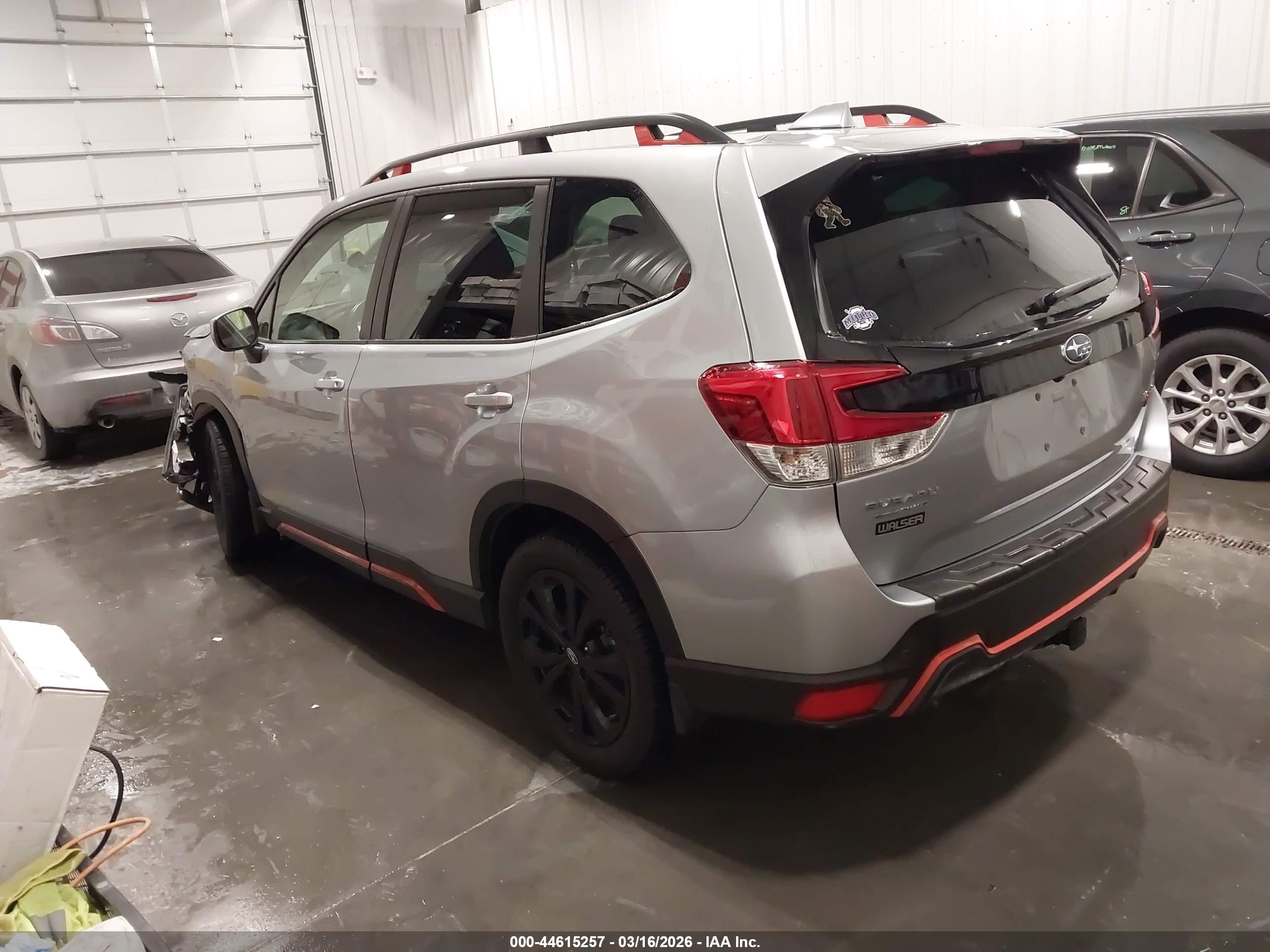 SUBARU FORESTER image 3