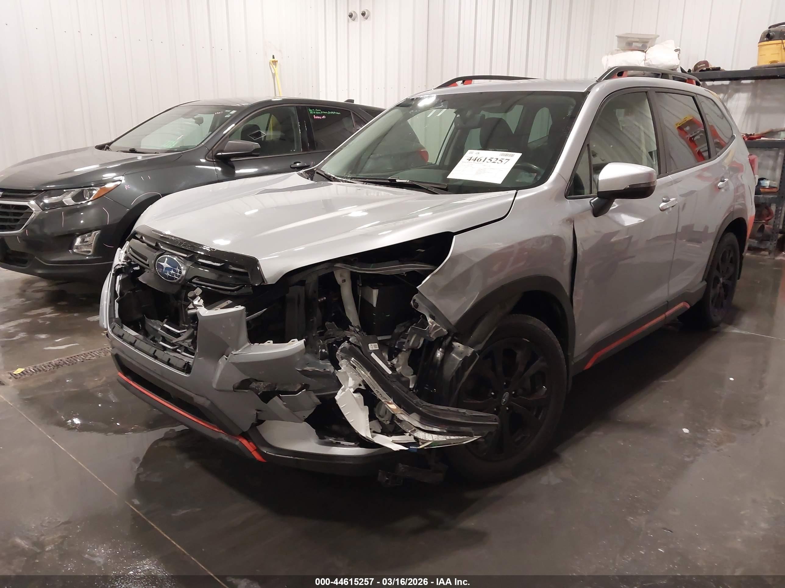 SUBARU FORESTER image 6