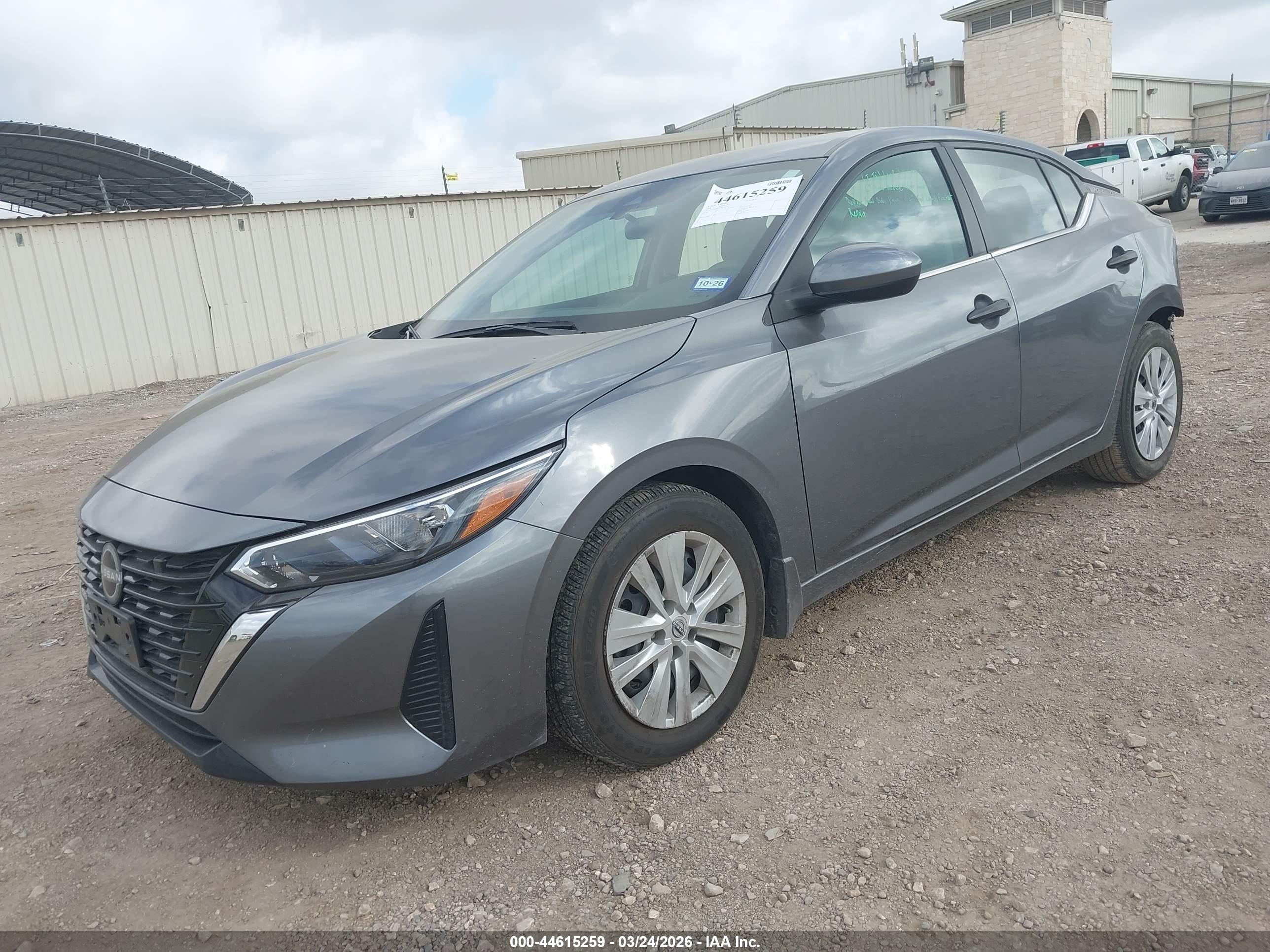 NISSAN SENTRA image 2