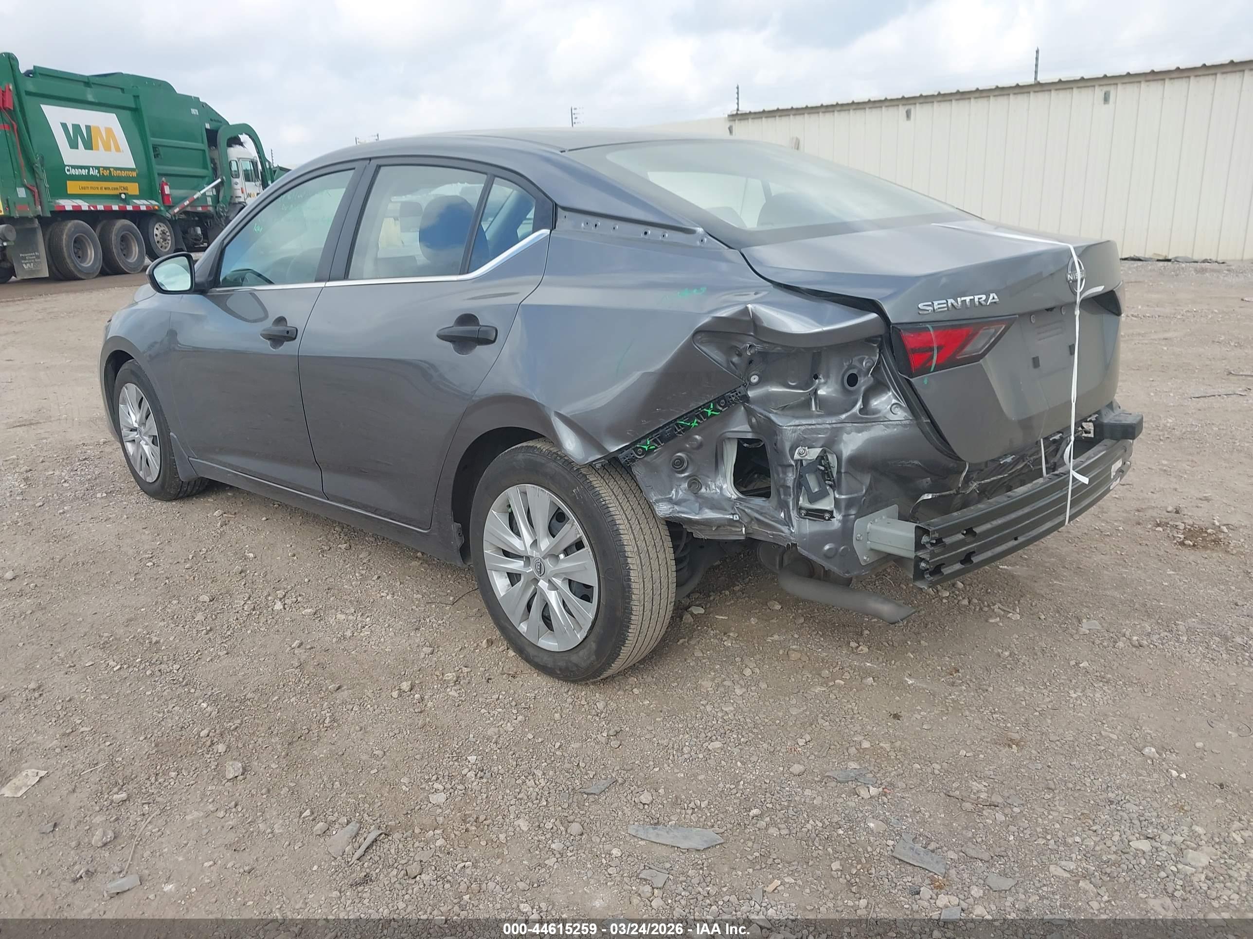 NISSAN SENTRA image 3