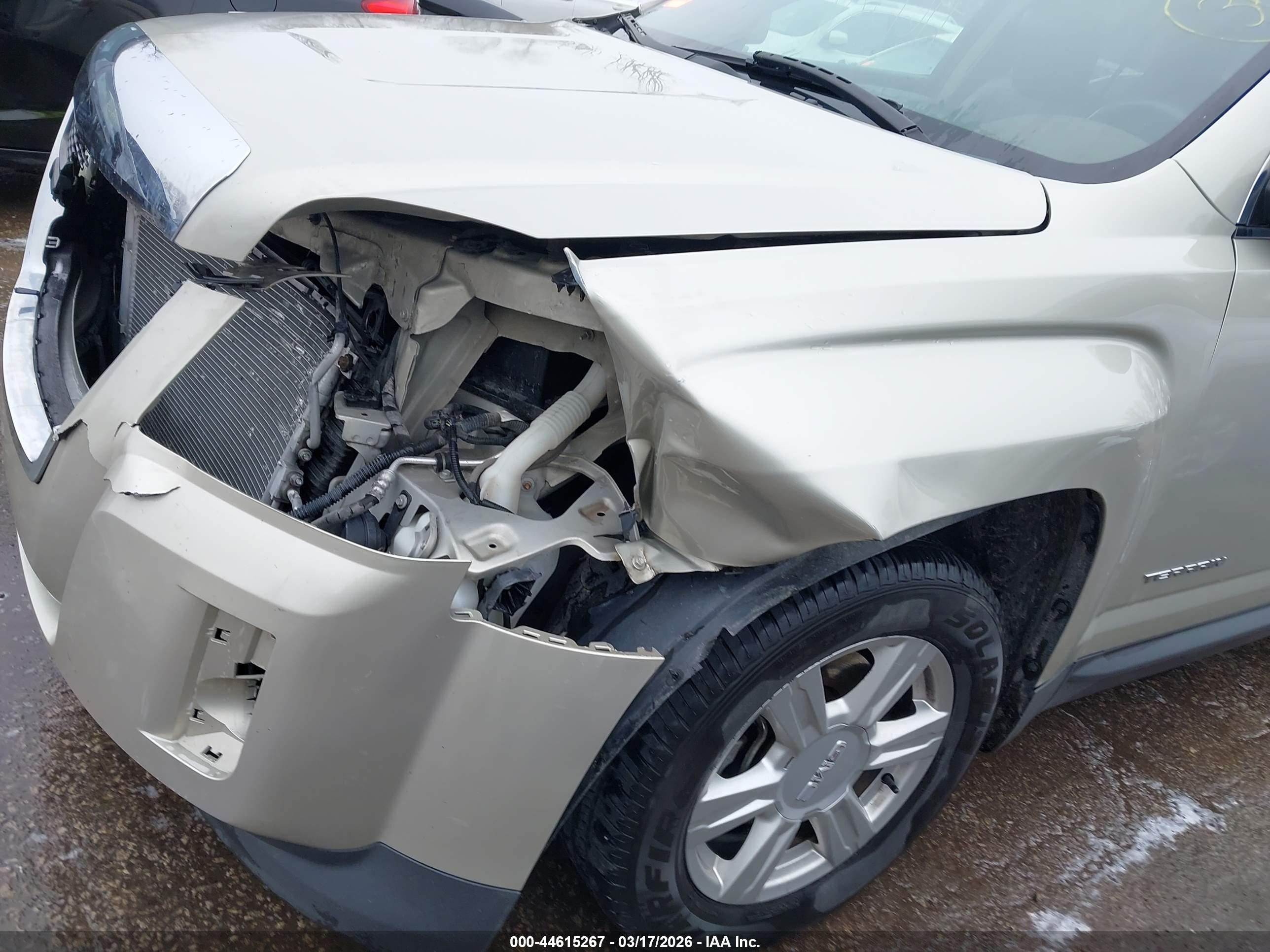 GMC TERRAIN image 6