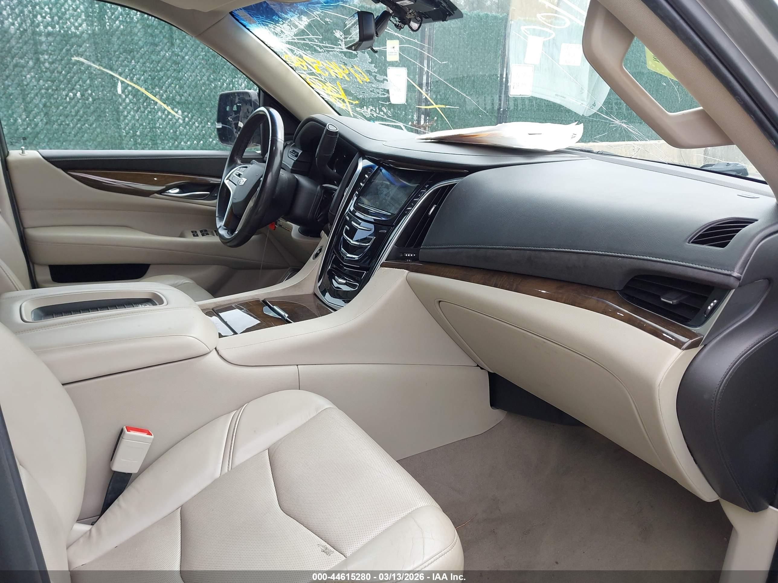 CADILLAC ESCALADE image 5