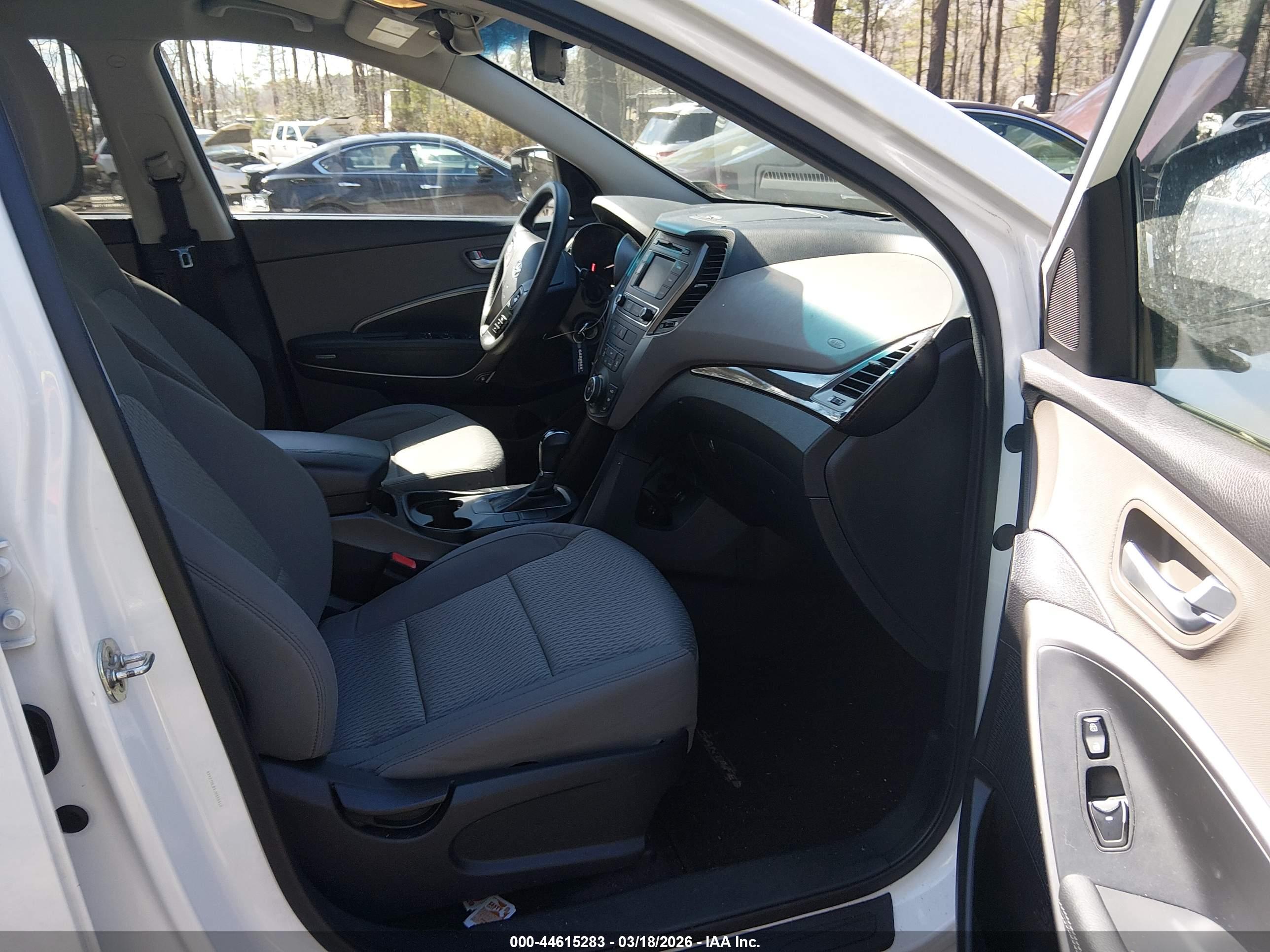HYUNDAI SANTA image 5