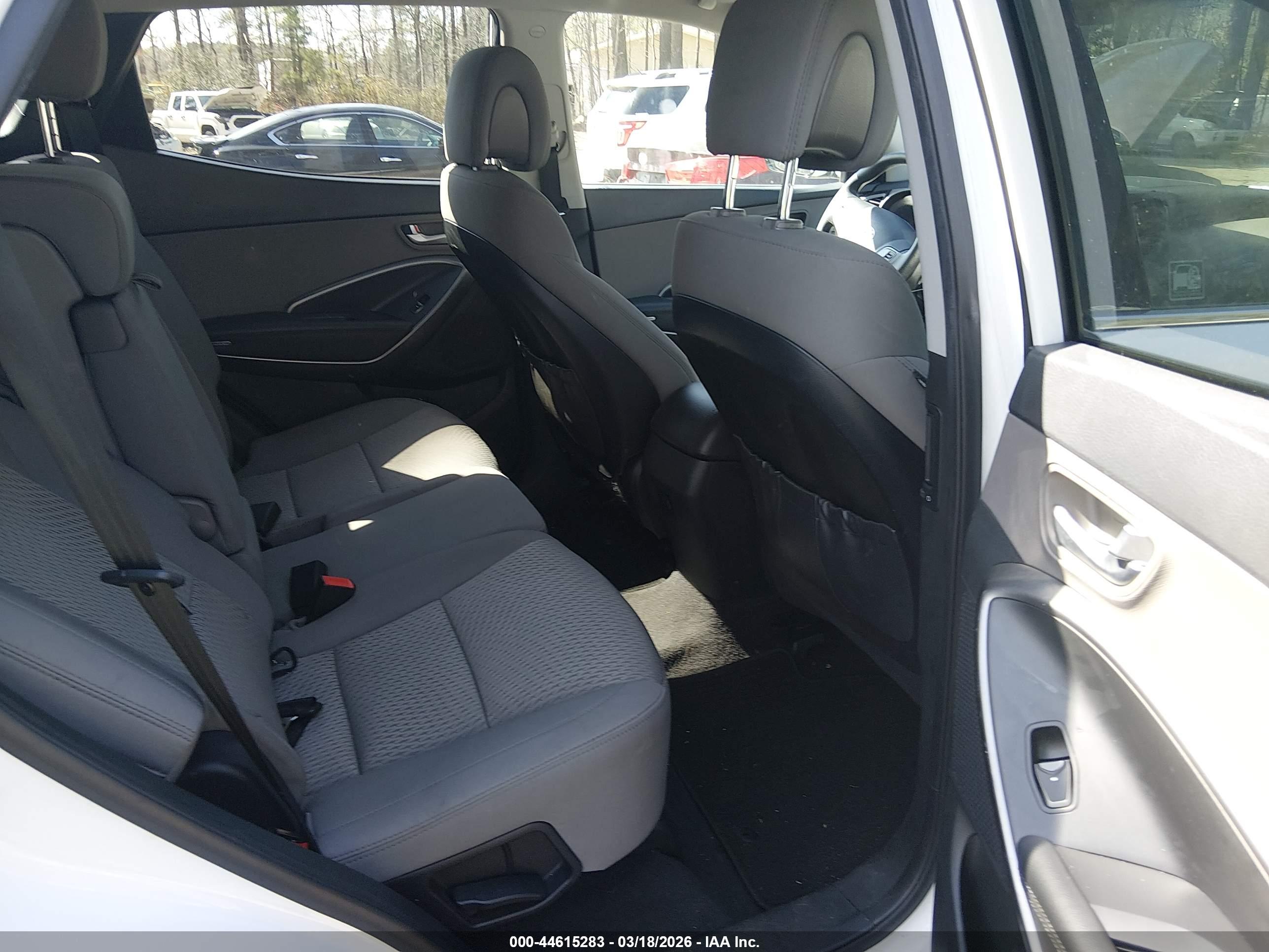 HYUNDAI SANTA image 8