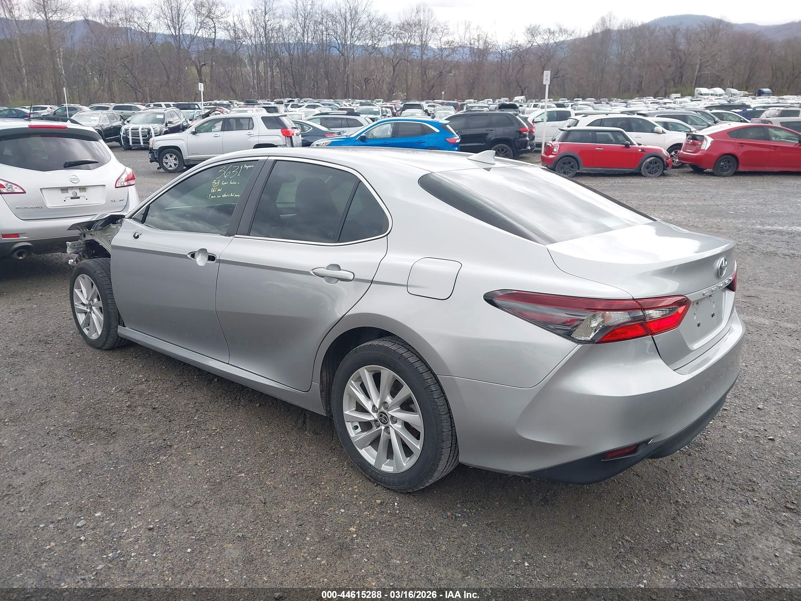 TOYOTA CAMRY image 3