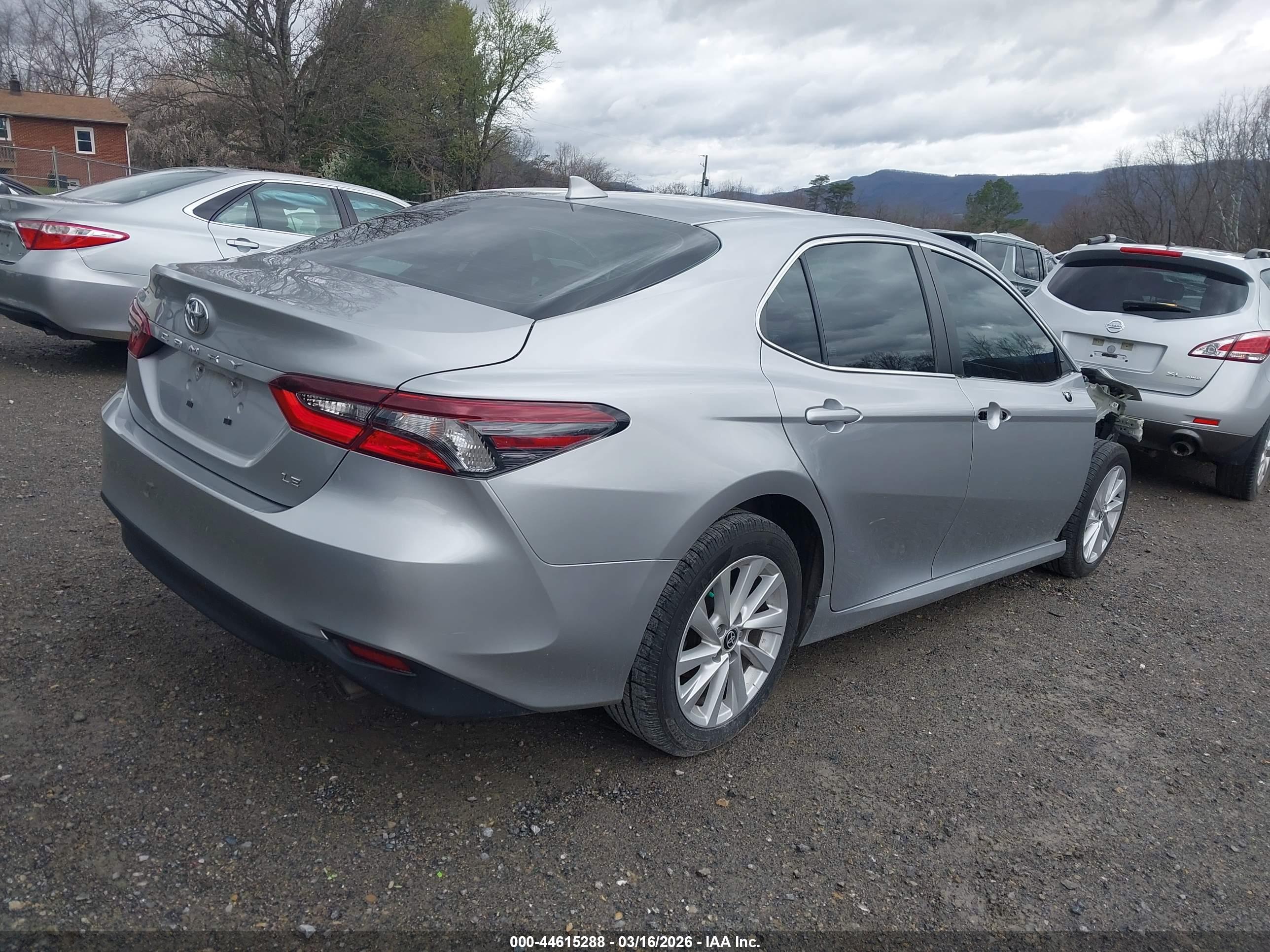 TOYOTA CAMRY image 4
