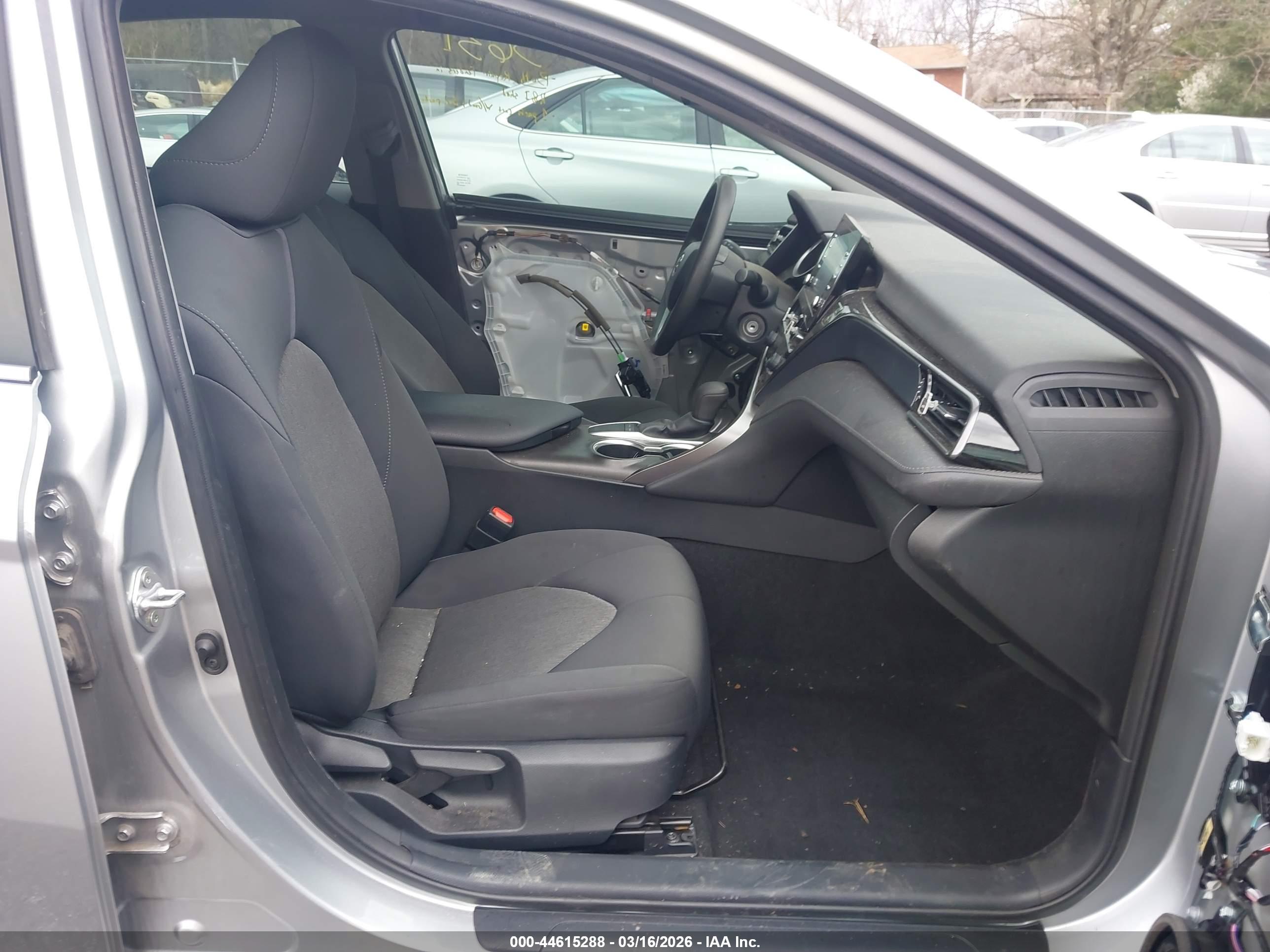 TOYOTA CAMRY image 5