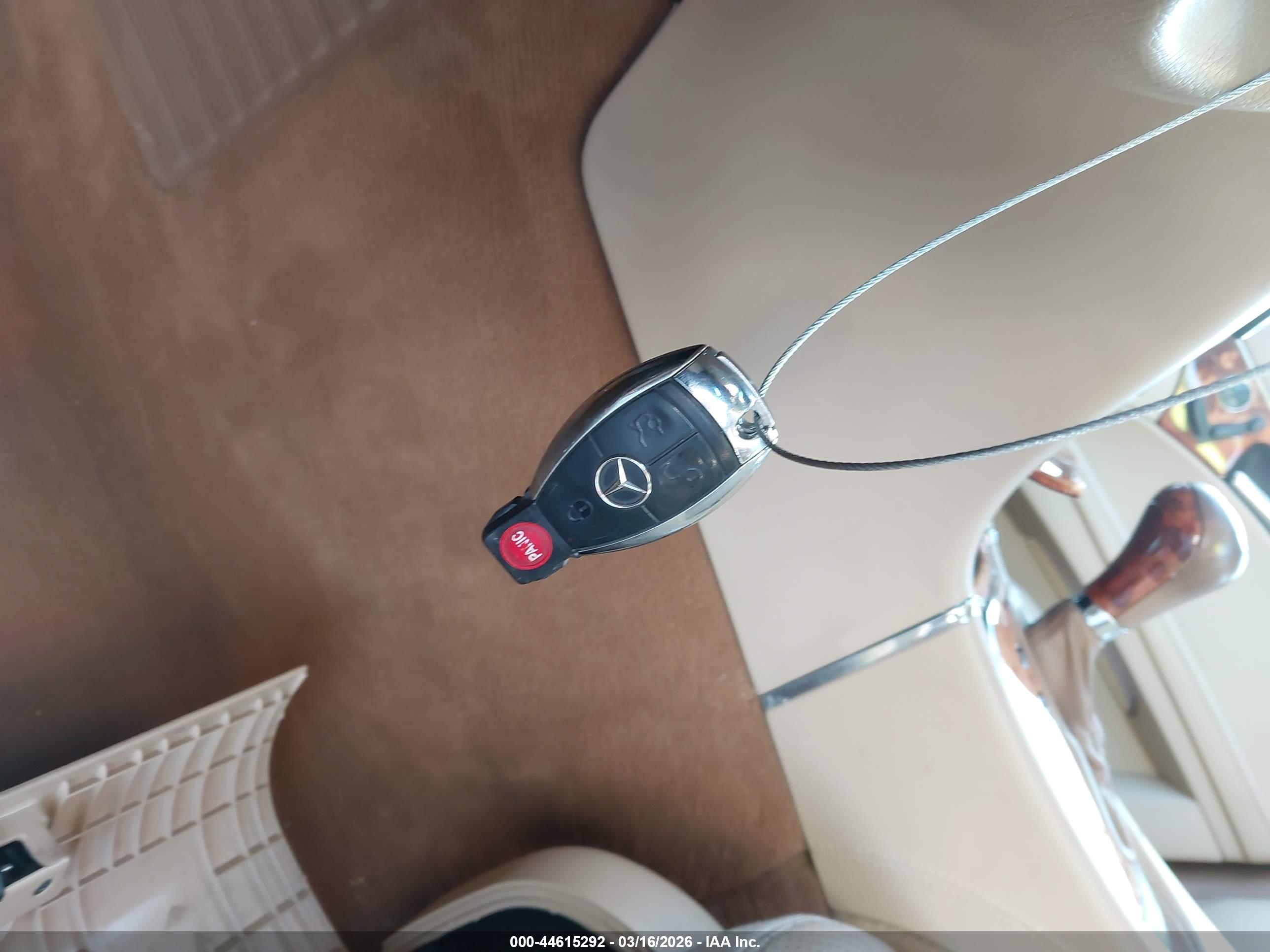 MERCEDES-BENZ E image 11