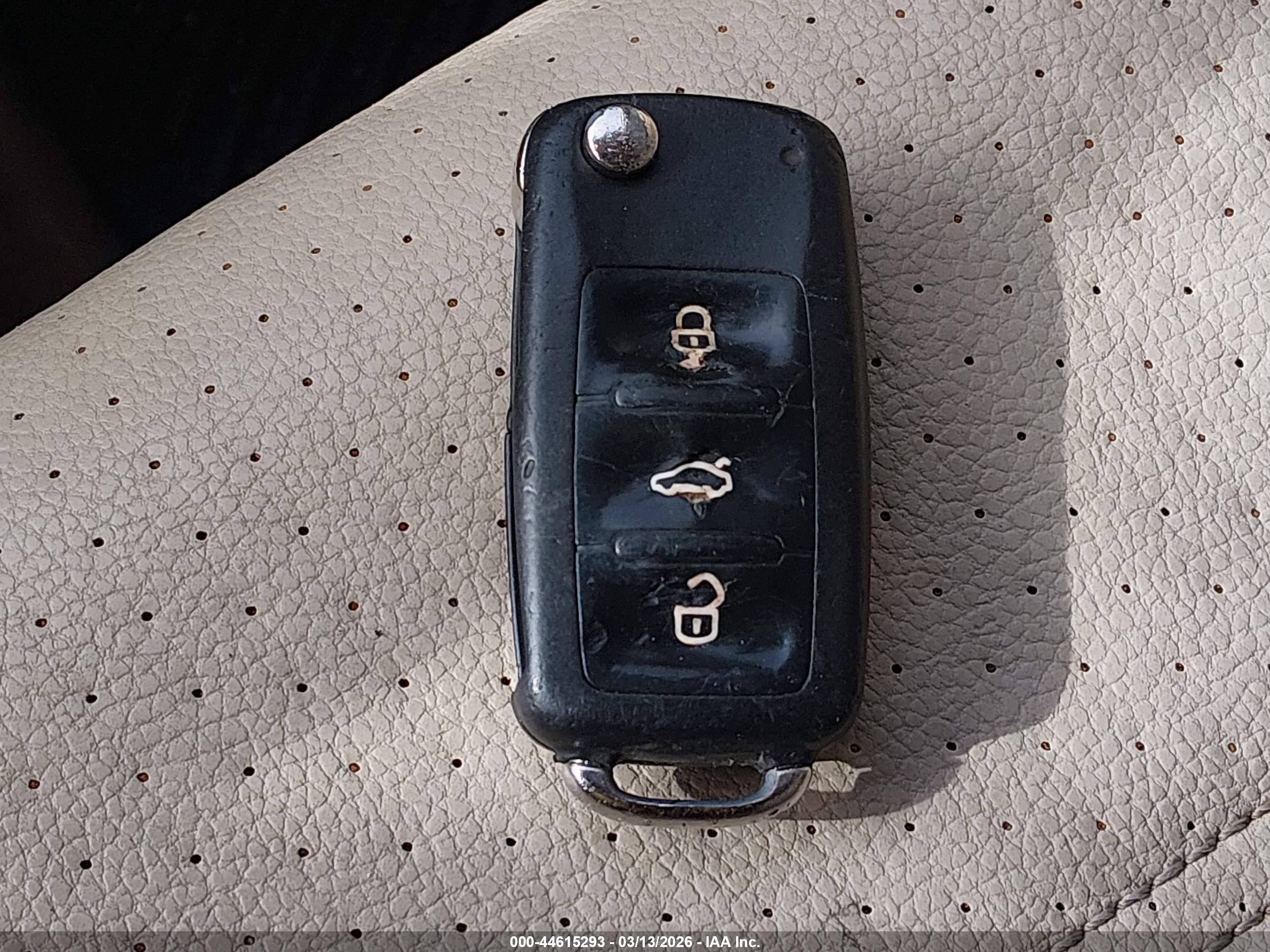 VOLKSWAGEN PASSAT image 11