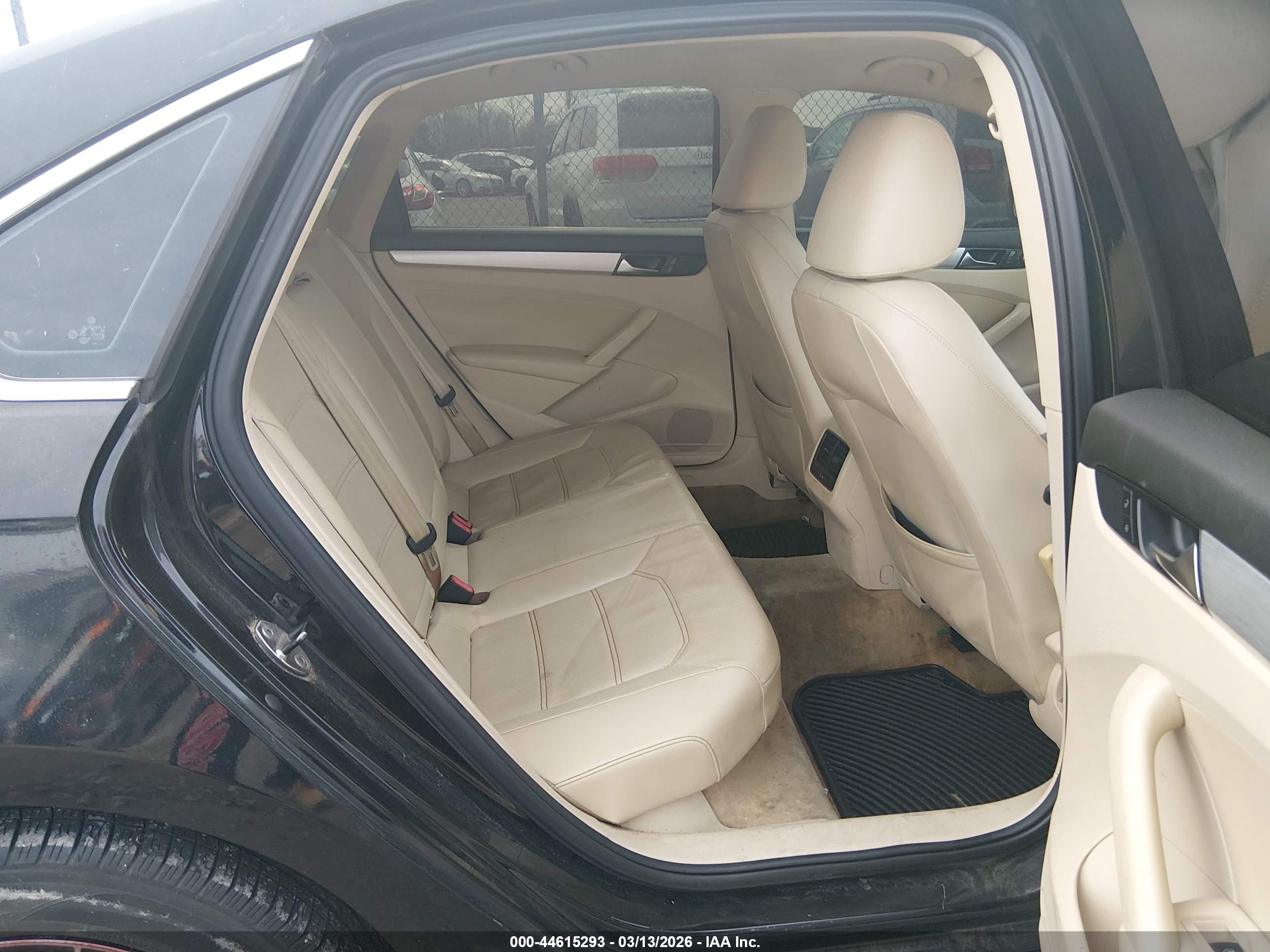 VOLKSWAGEN PASSAT image 8