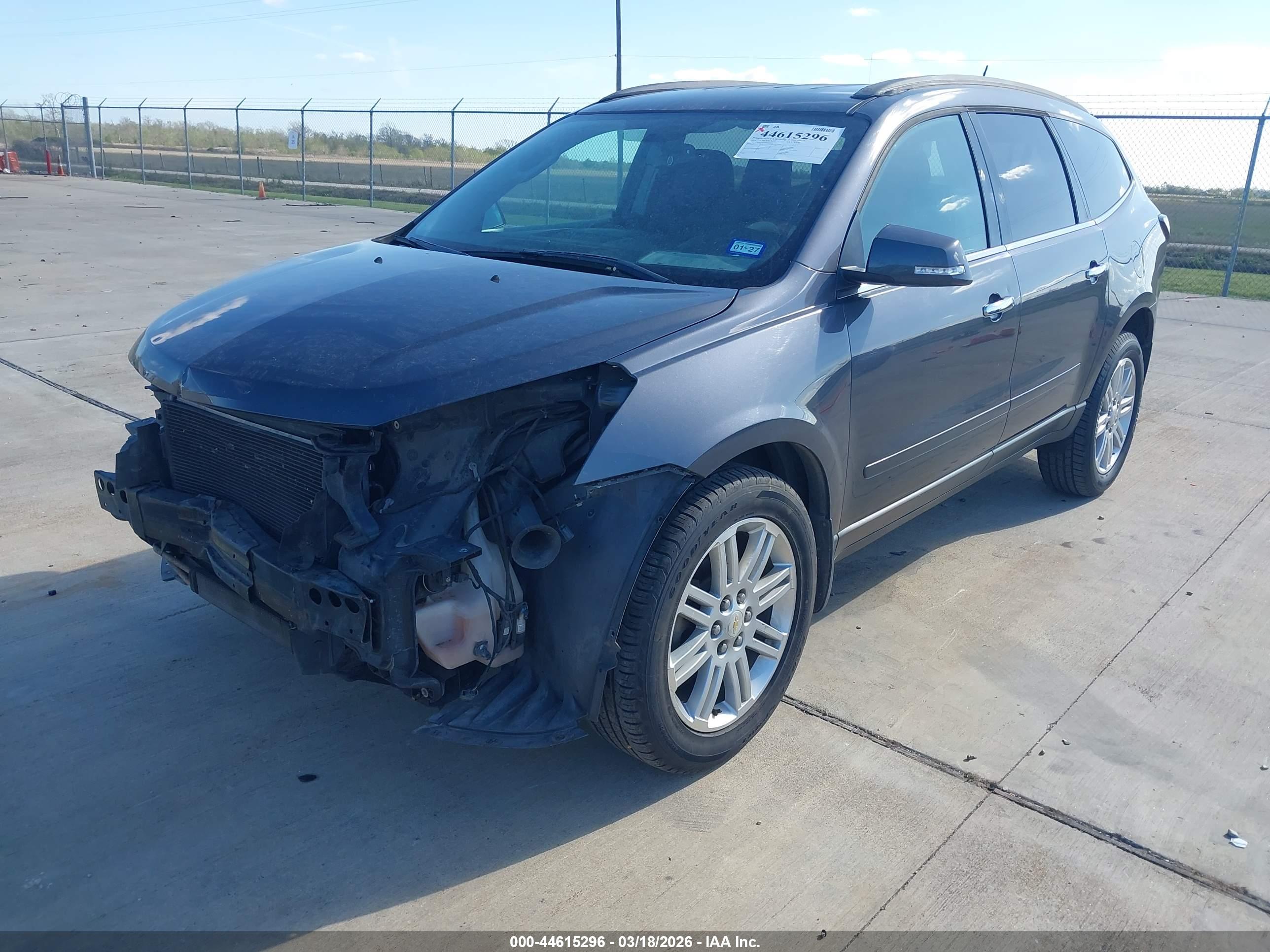 CHEVROLET TRAVERSE image 2