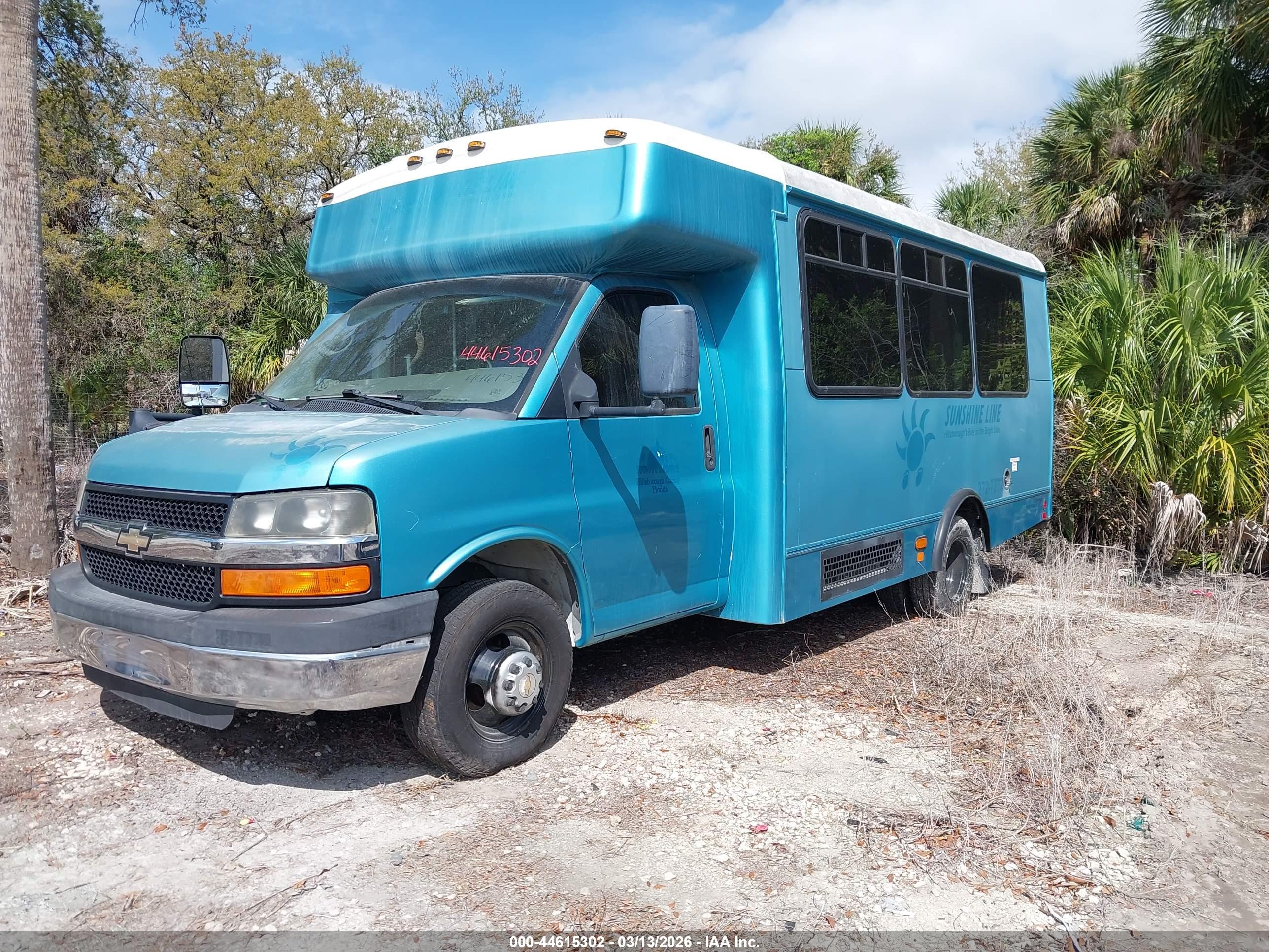 CHEVROLET EXPRESS image 2