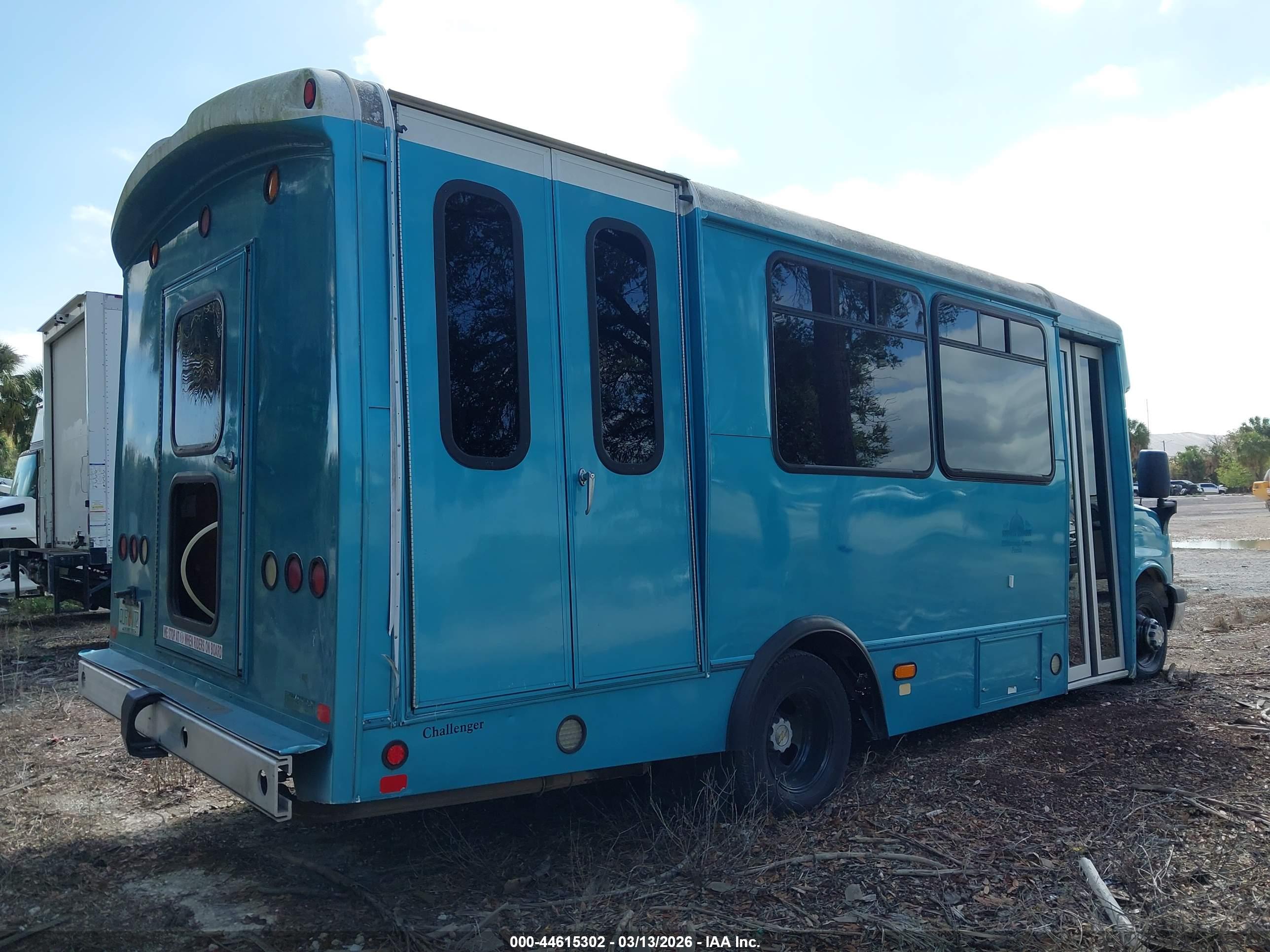CHEVROLET EXPRESS image 4