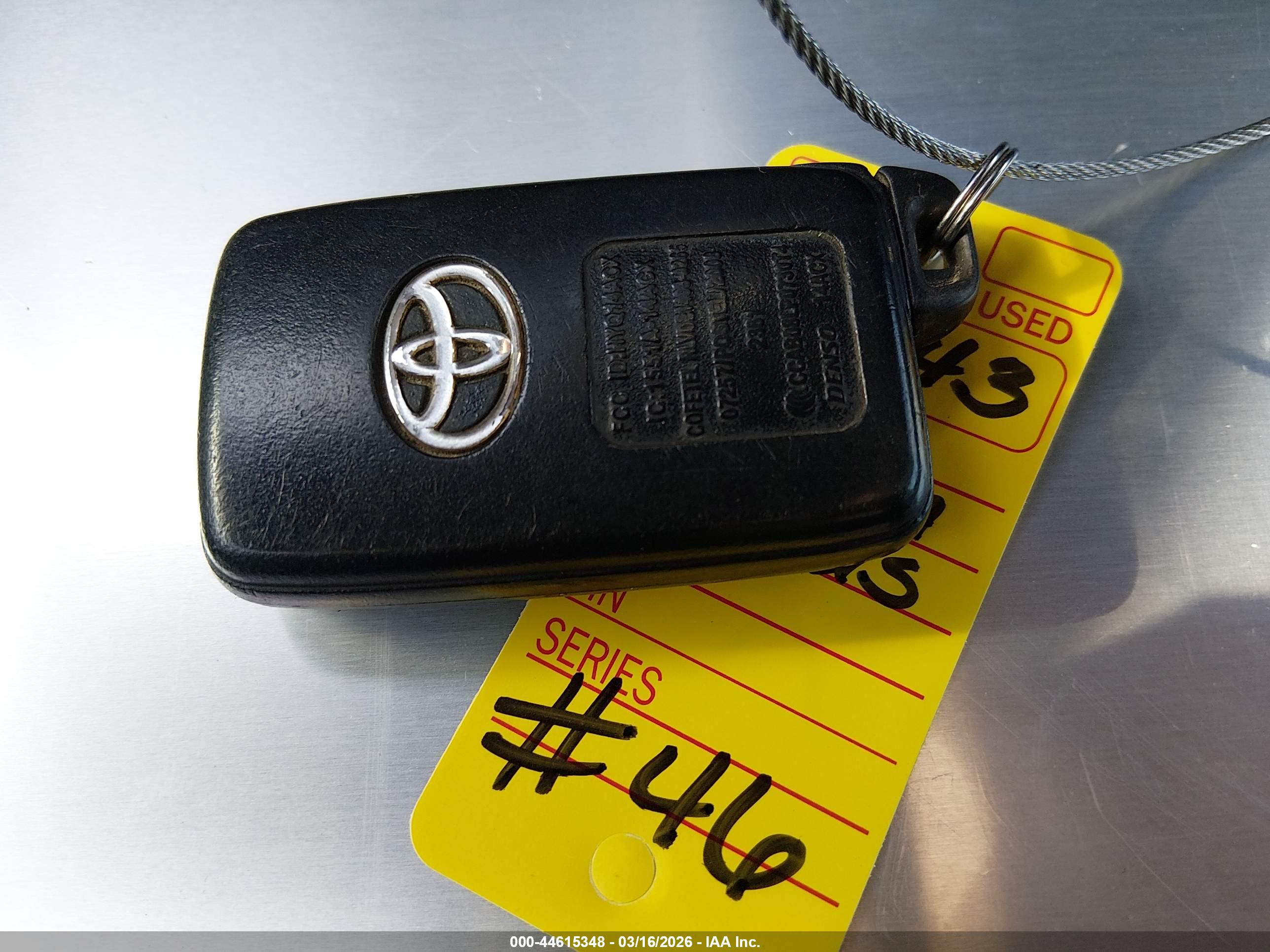TOYOTA PRIUS image 11
