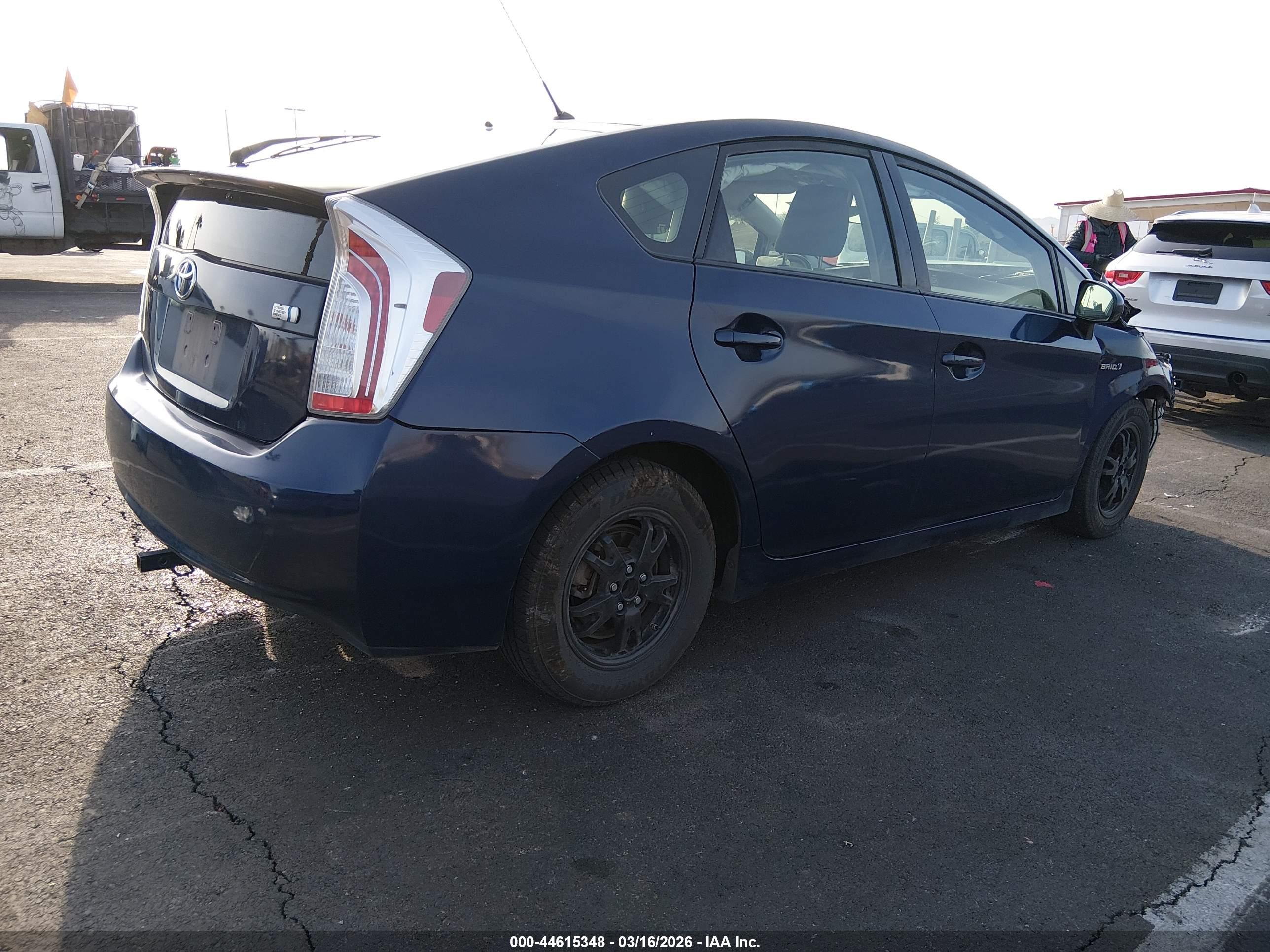 TOYOTA PRIUS image 4
