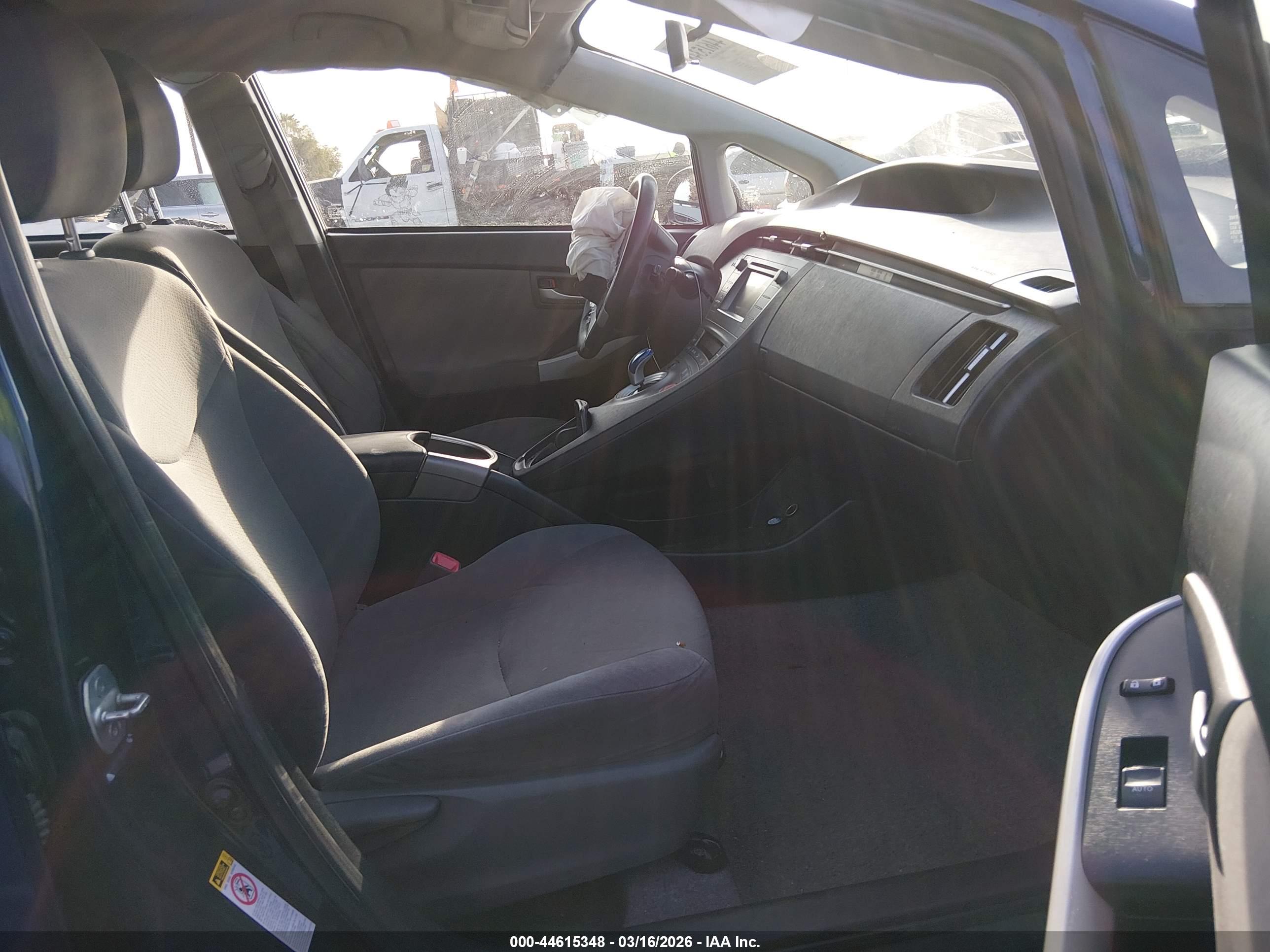 TOYOTA PRIUS image 5