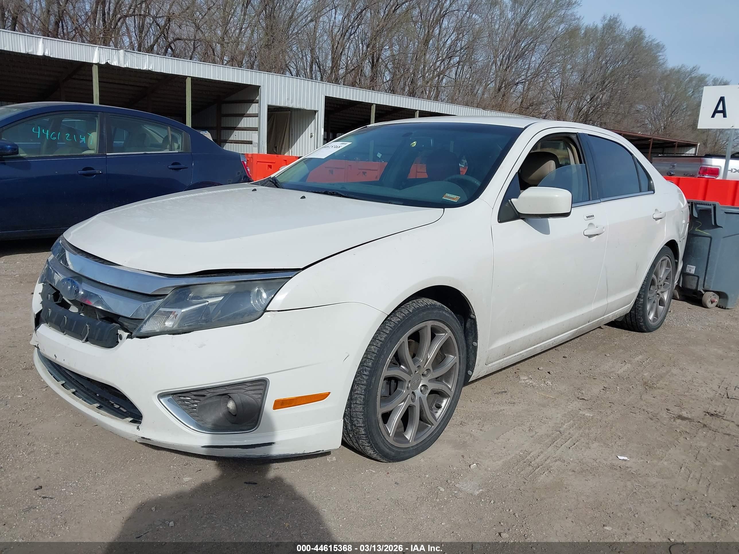 FORD FUSION image 2