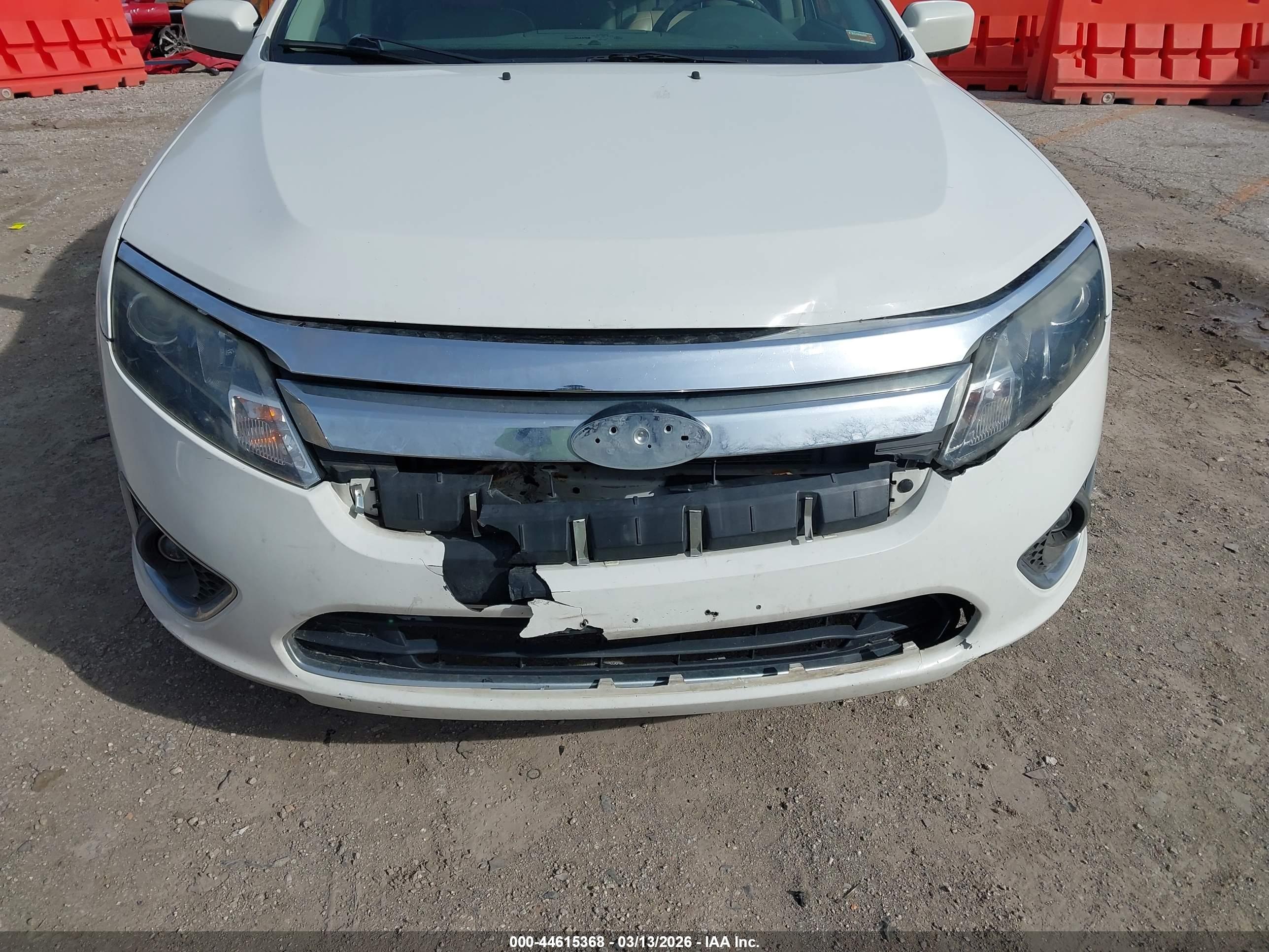 FORD FUSION image 6