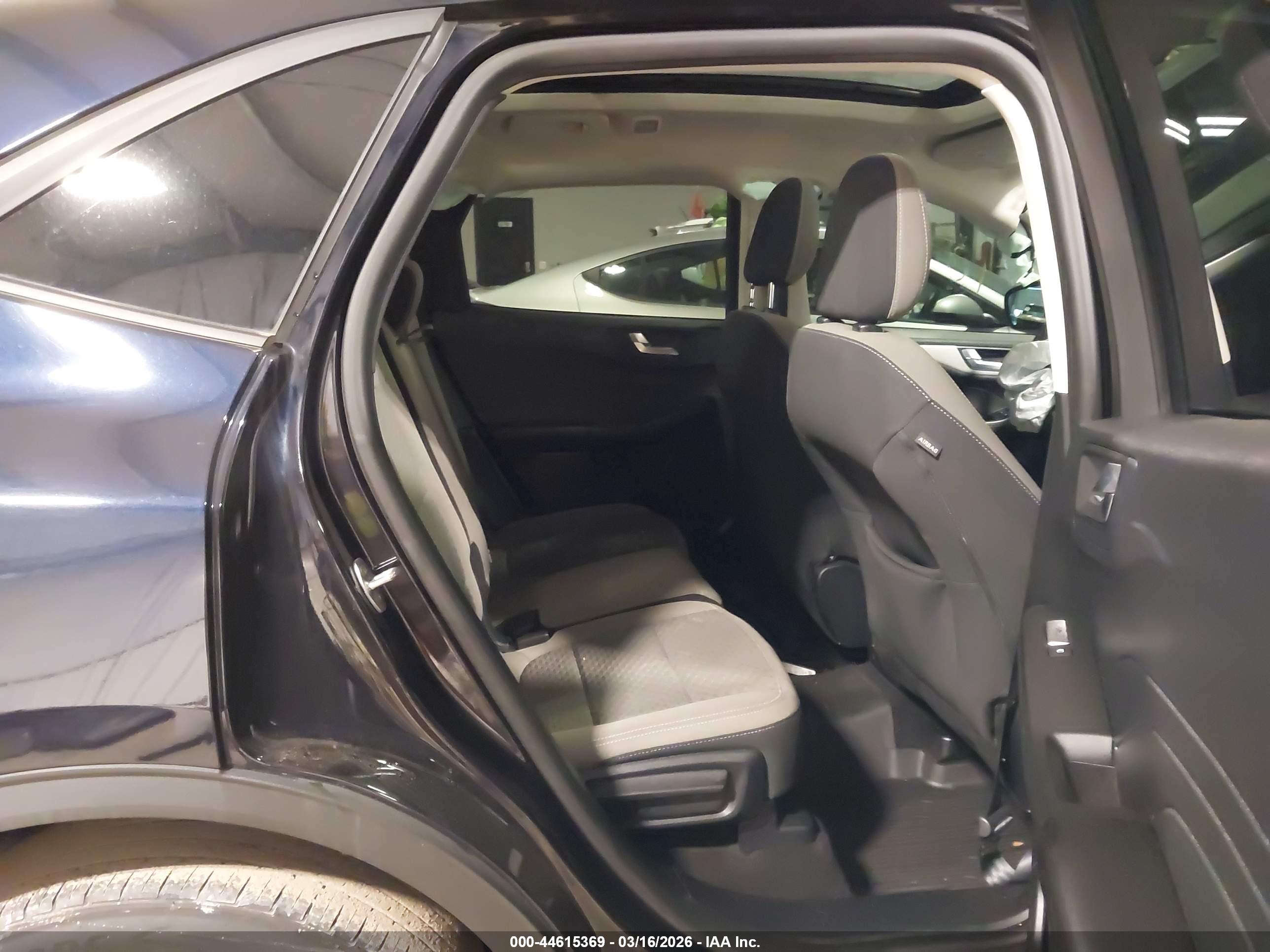 FORD ESCAPE image 8