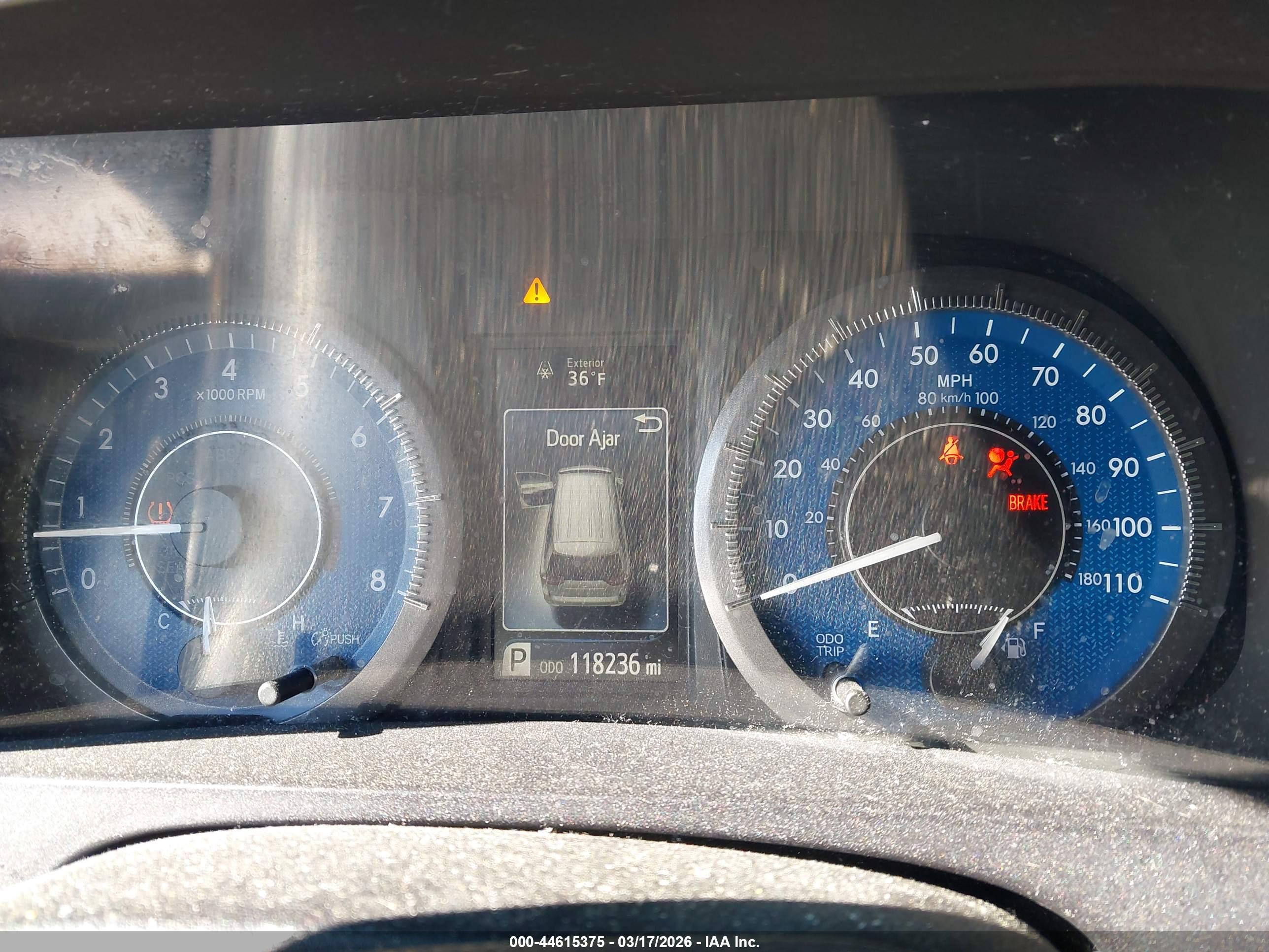 TOYOTA SIENNA image 7