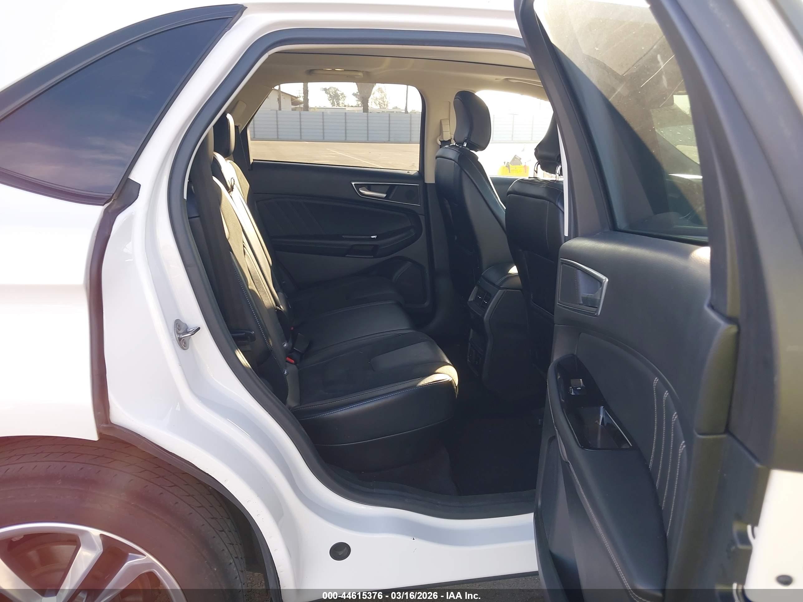FORD EDGE image 8