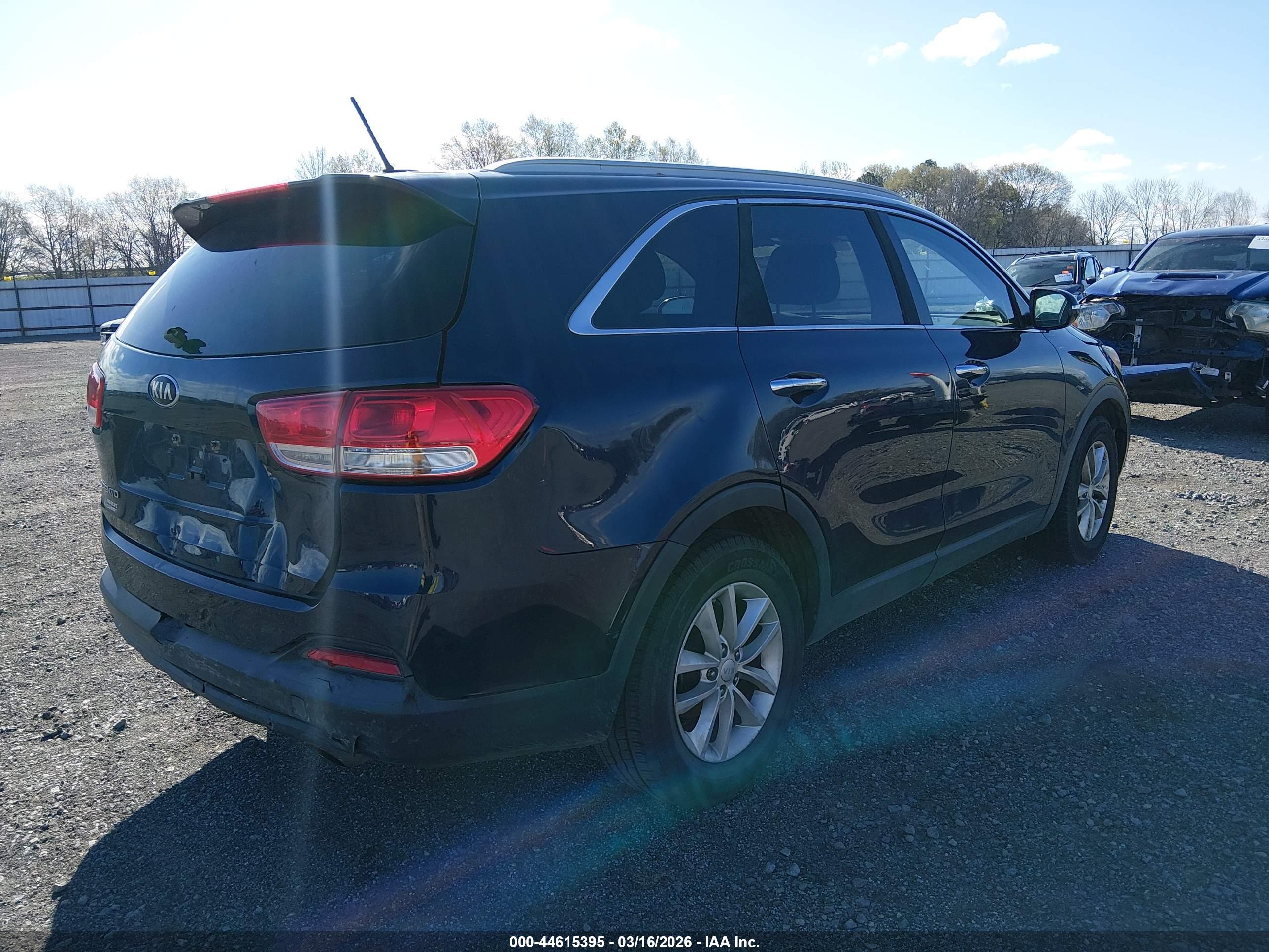 KIA SORENTO image 4