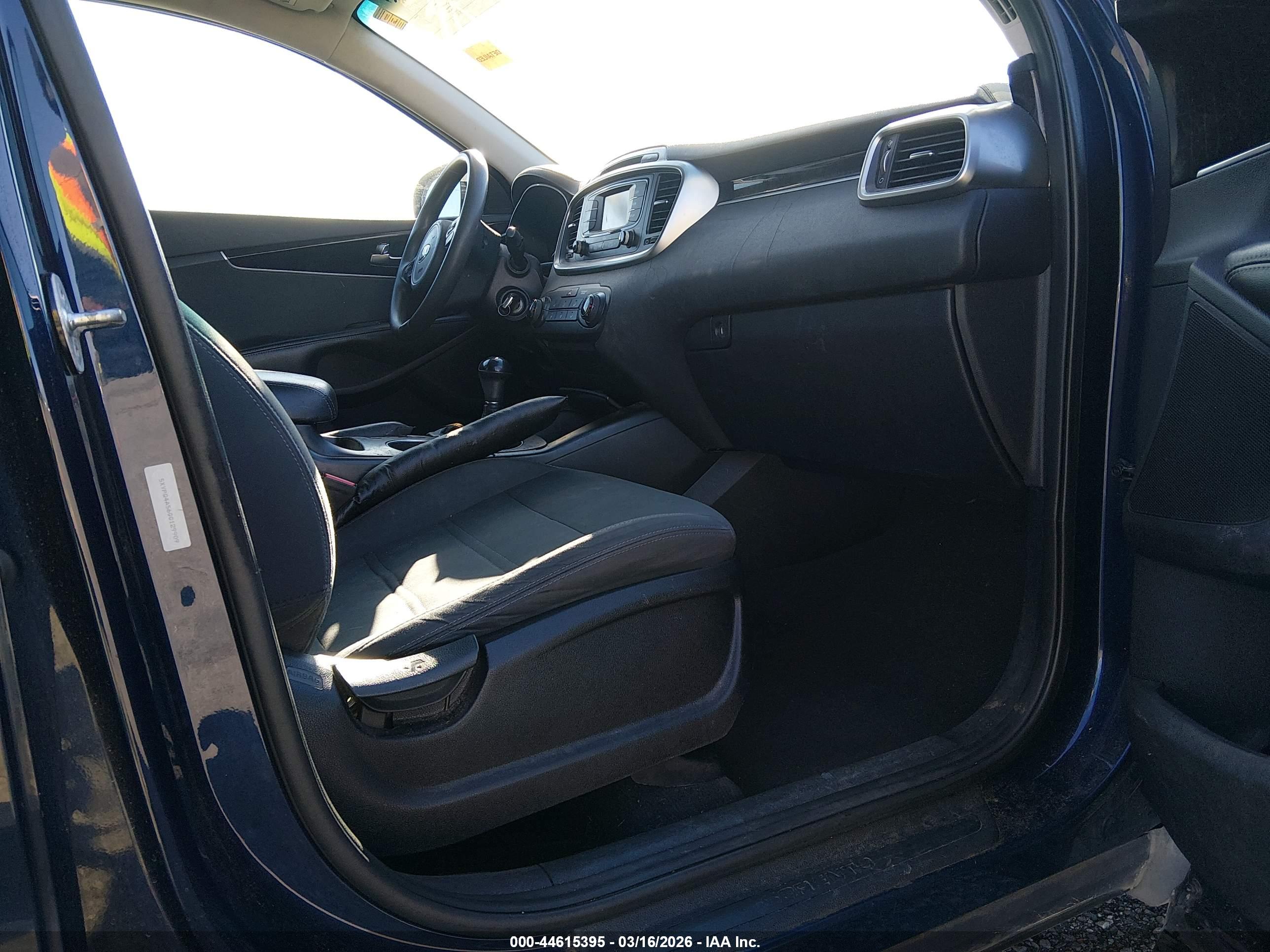 KIA SORENTO image 5