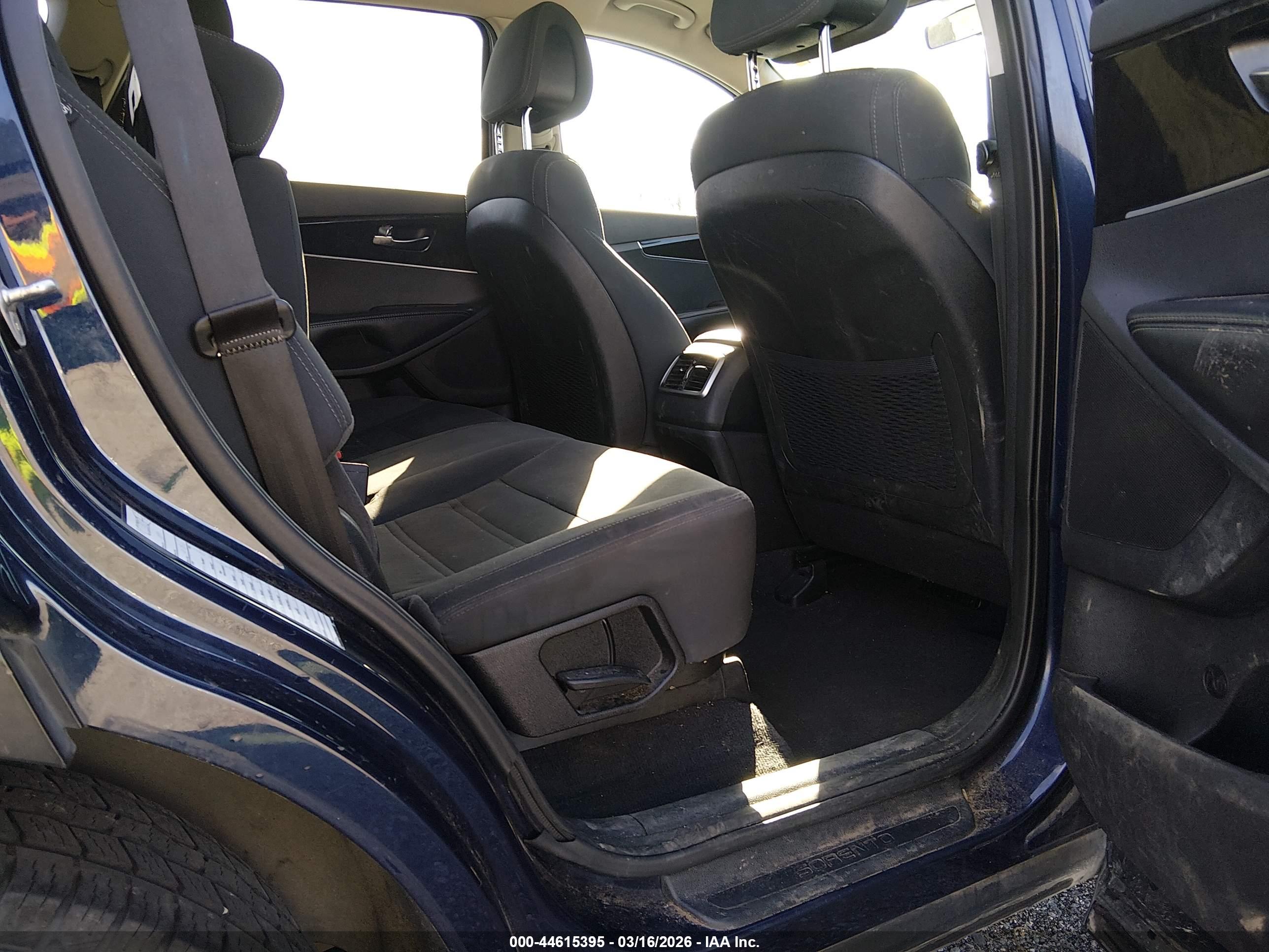 KIA SORENTO image 8