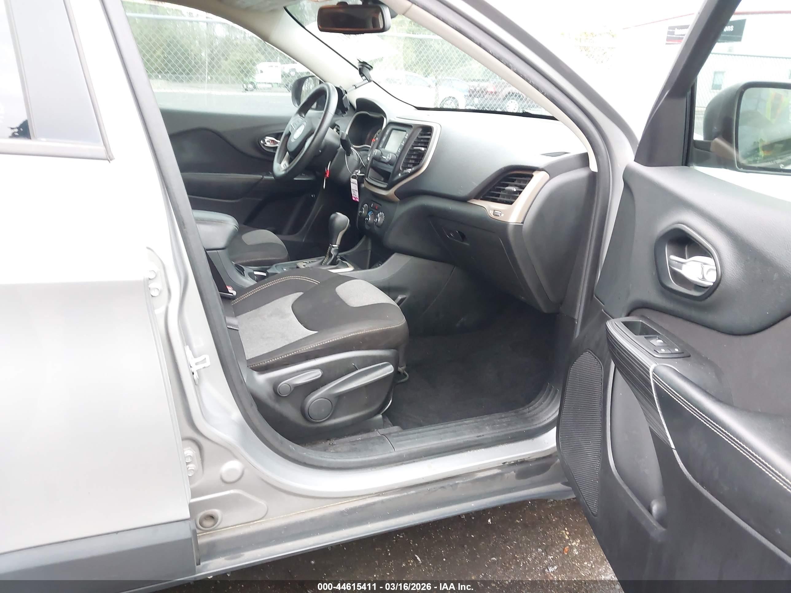 JEEP CHEROKEE image 5