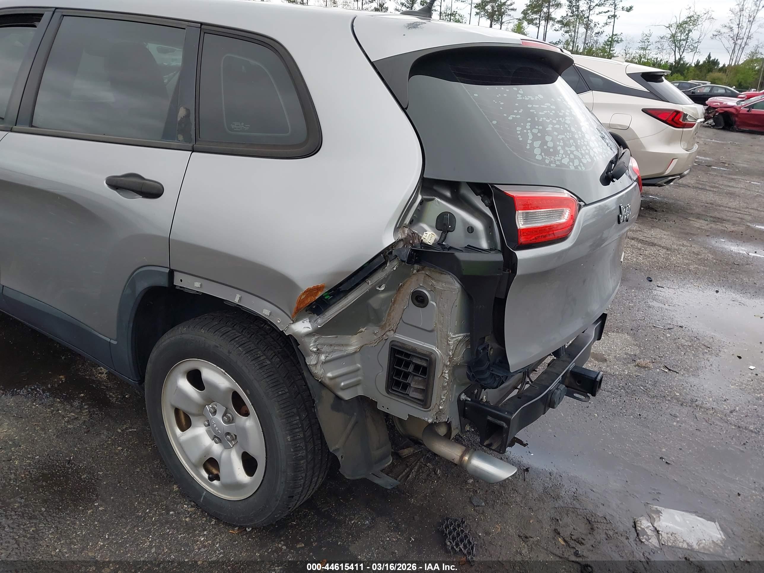 JEEP CHEROKEE image 6