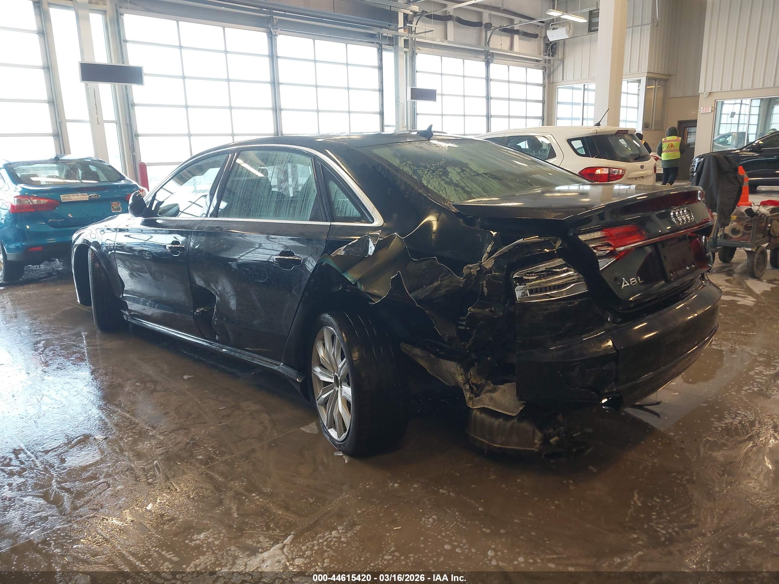 AUDI A8 image 3