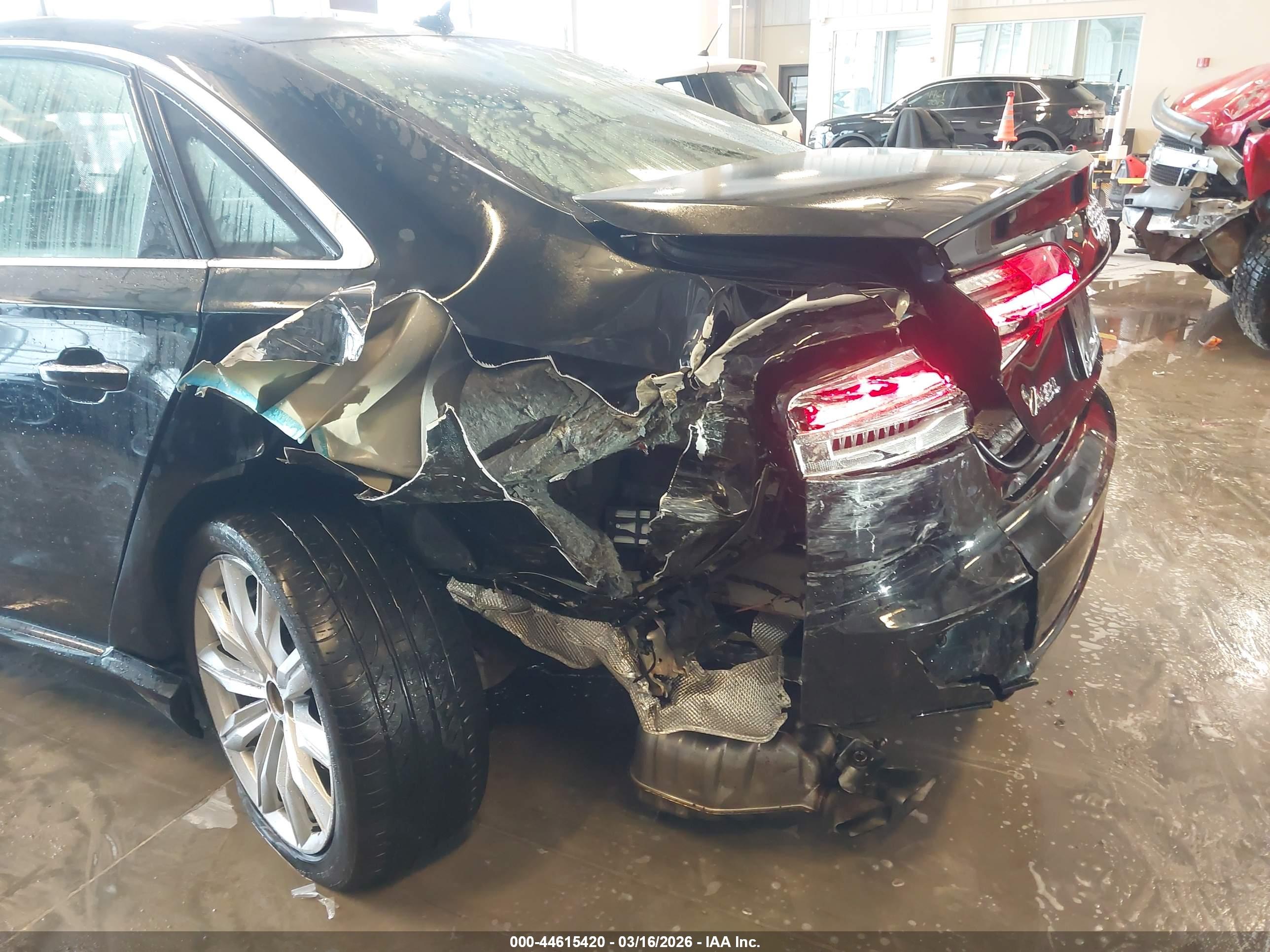 AUDI A8 image 6