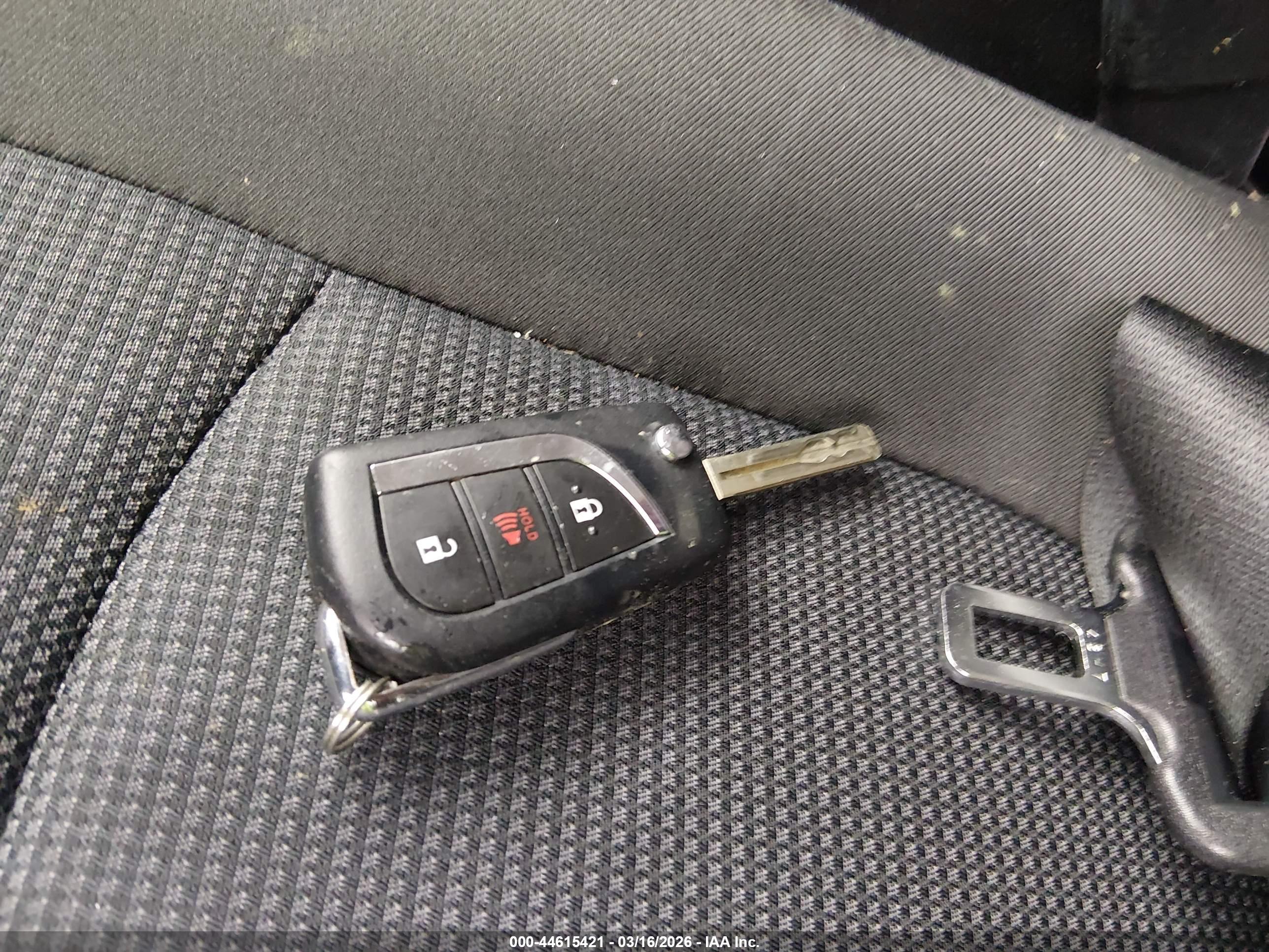 TOYOTA RAV4 image 11