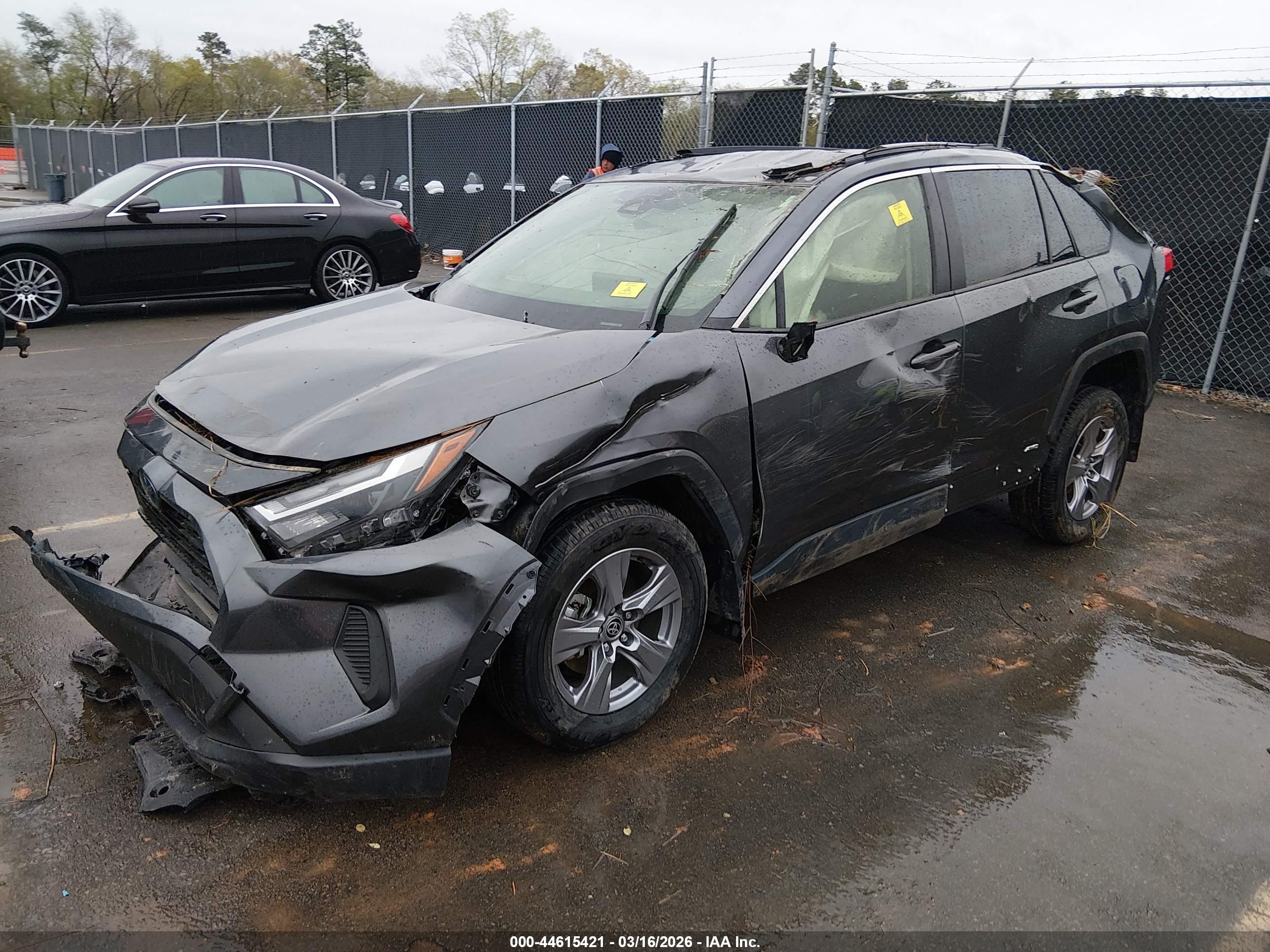 TOYOTA RAV4 image 2
