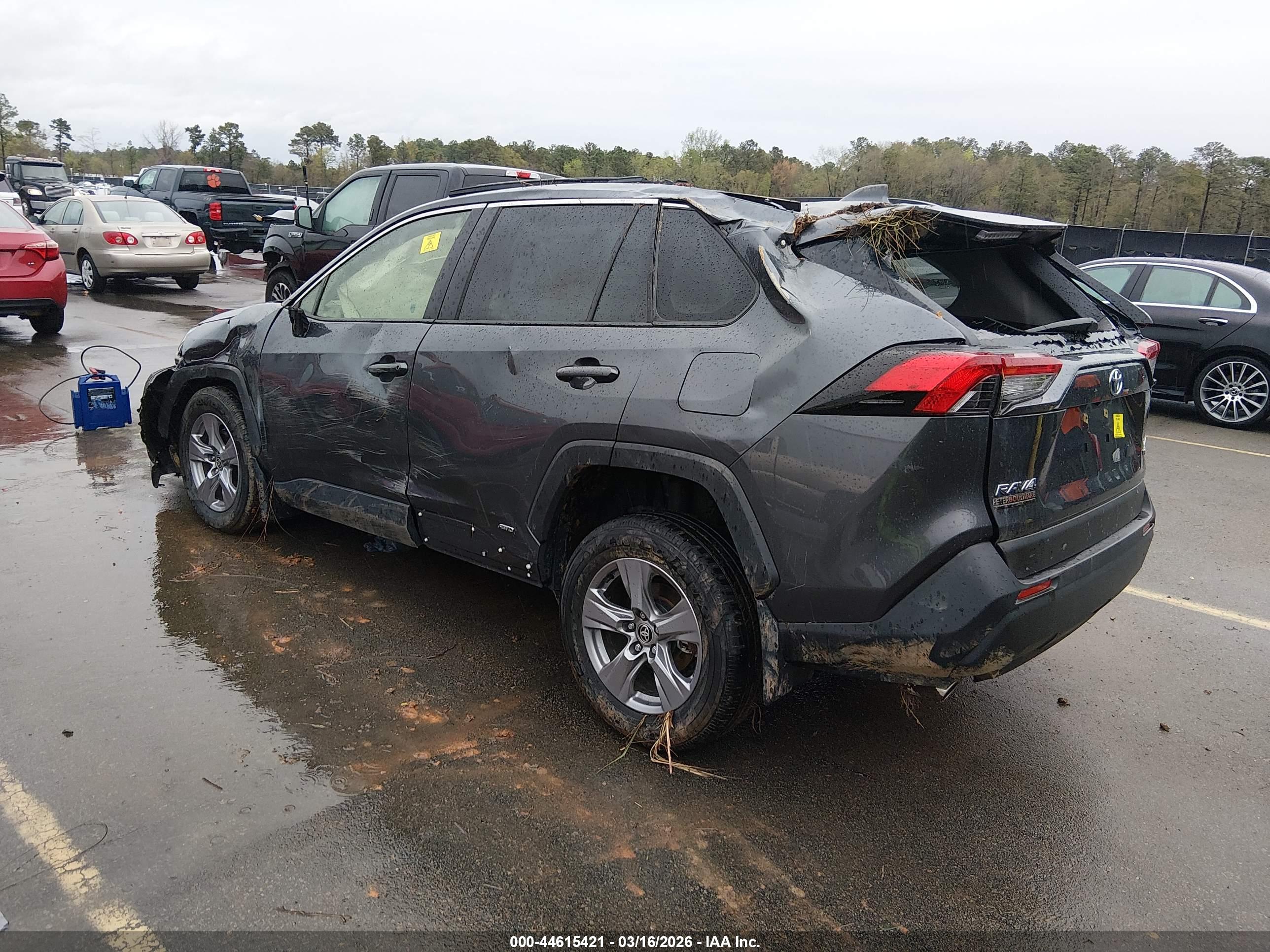 TOYOTA RAV4 image 3