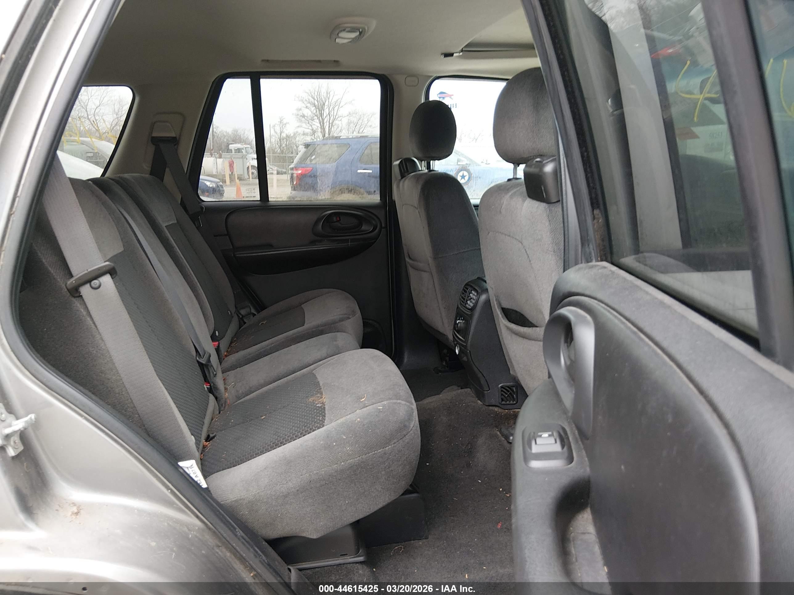 CHEVROLET TRAILBLAZER image 8