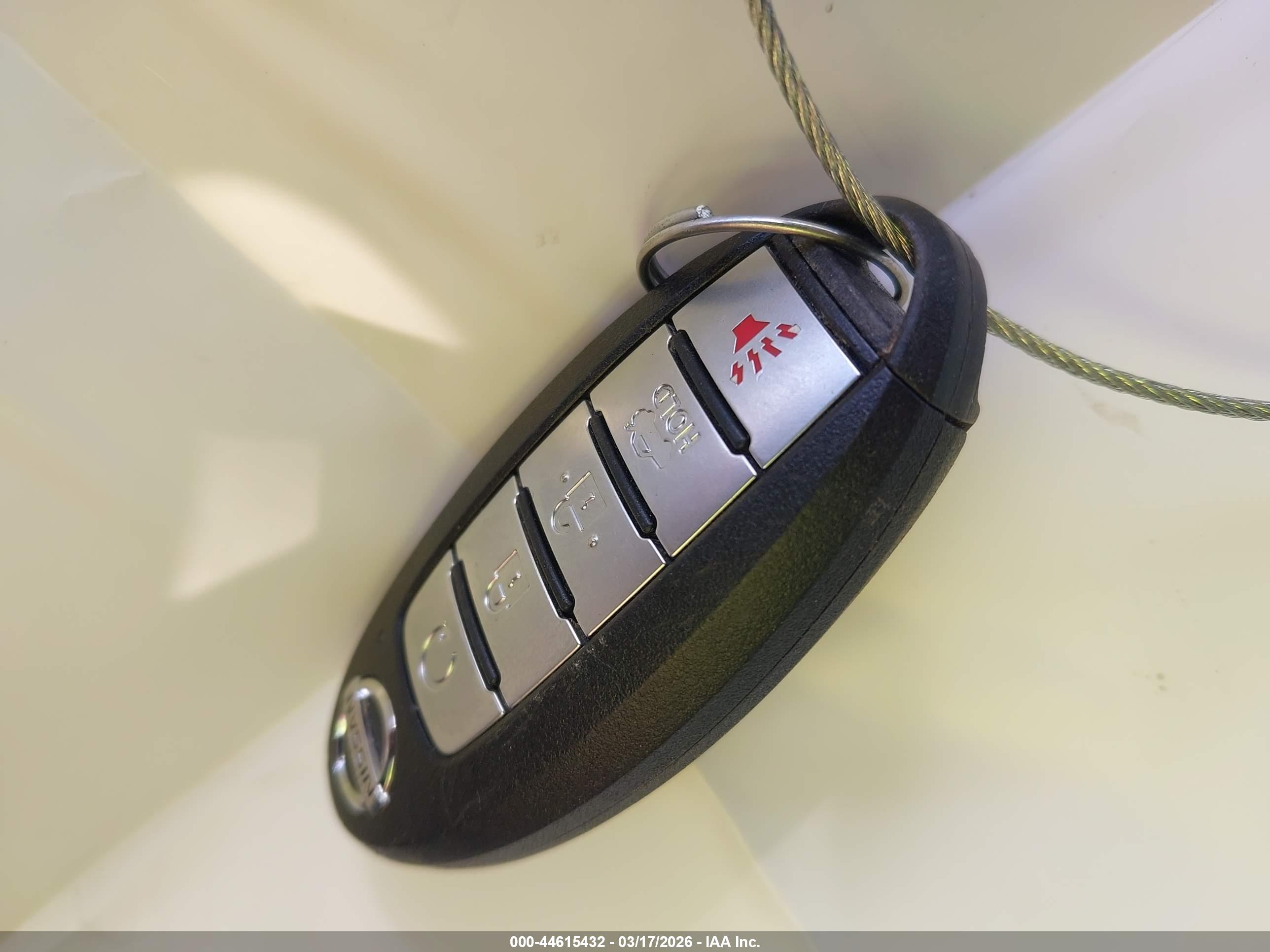NISSAN VERSA image 11