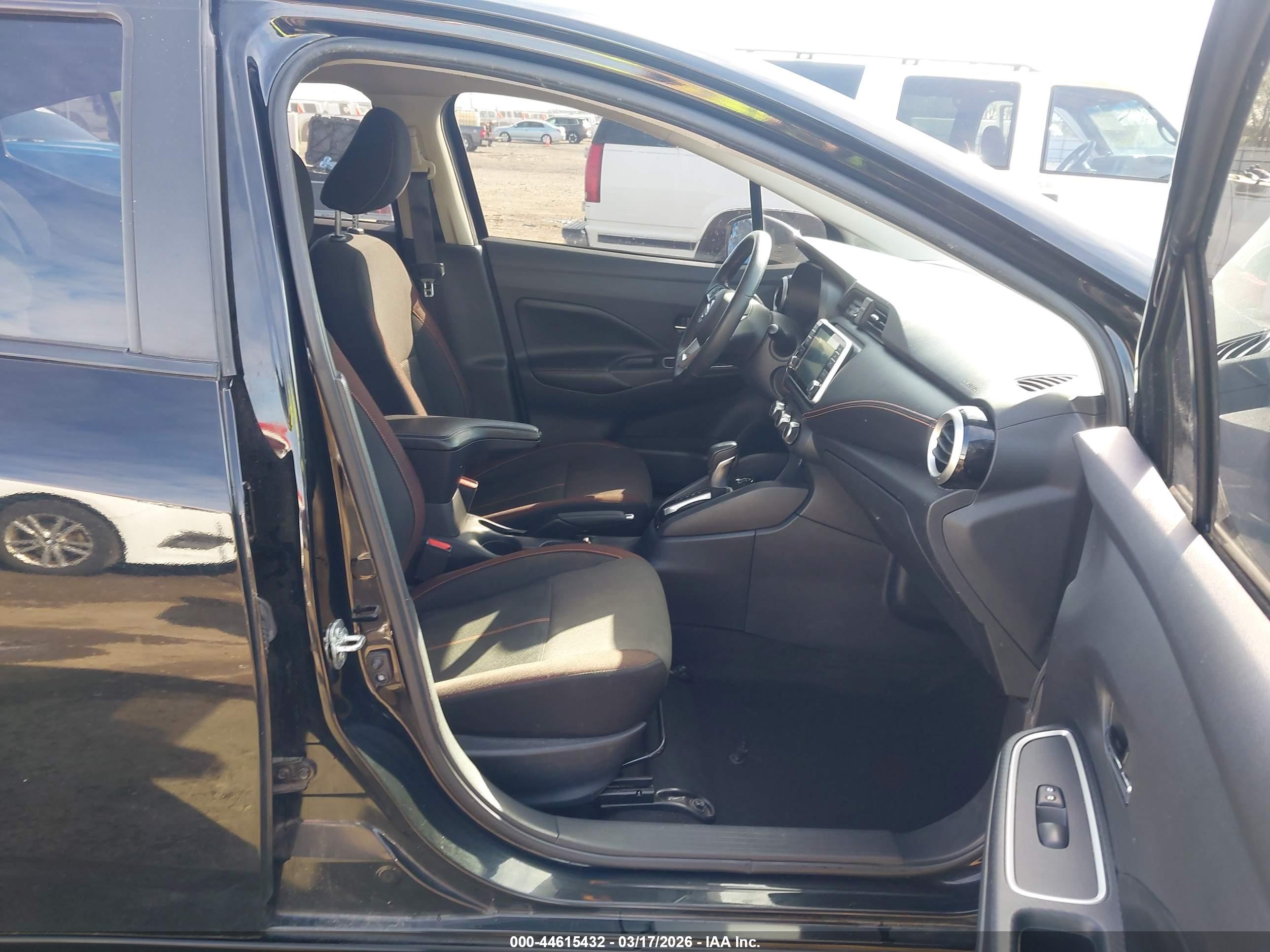 NISSAN VERSA image 5