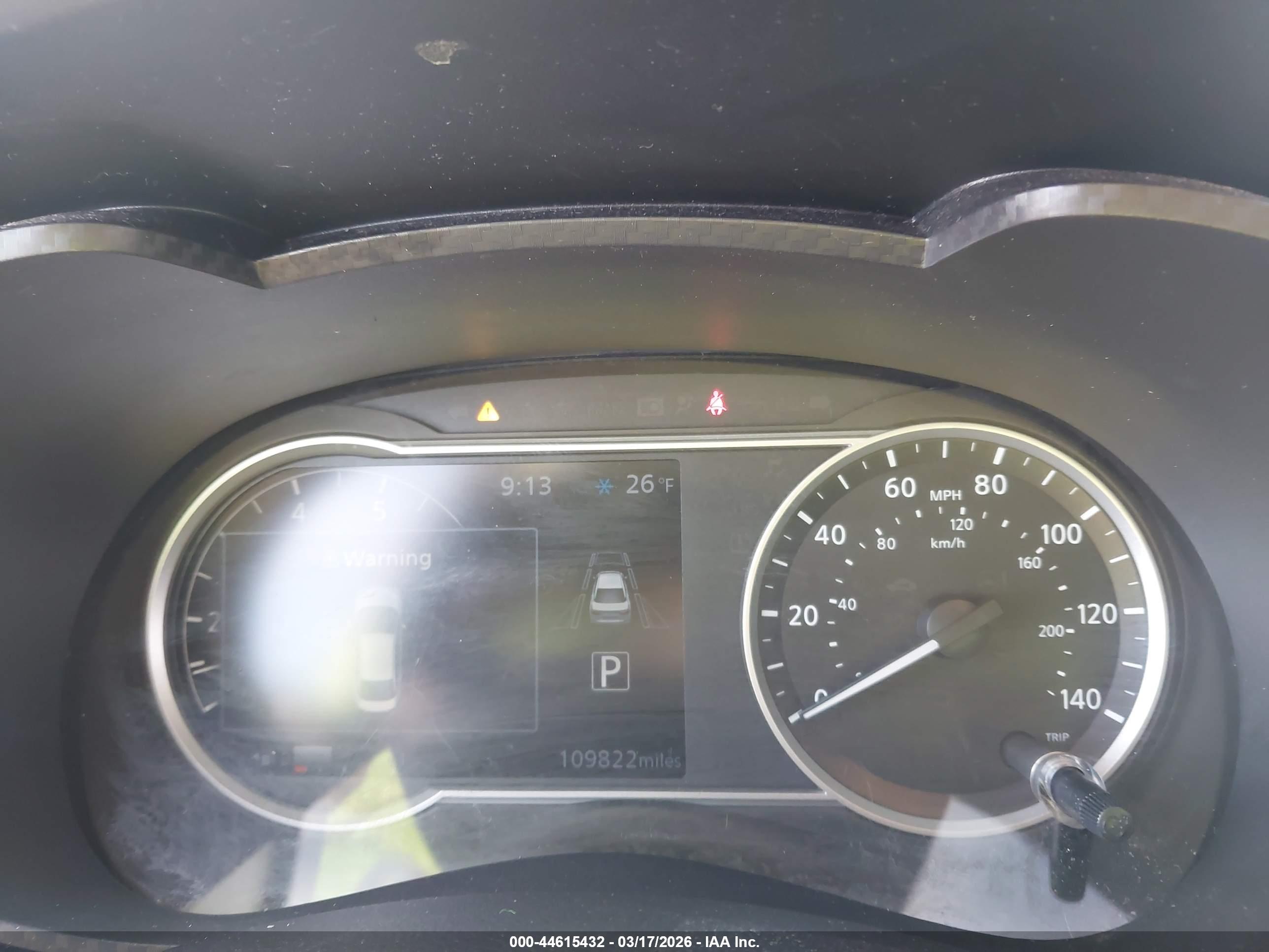 NISSAN VERSA image 7
