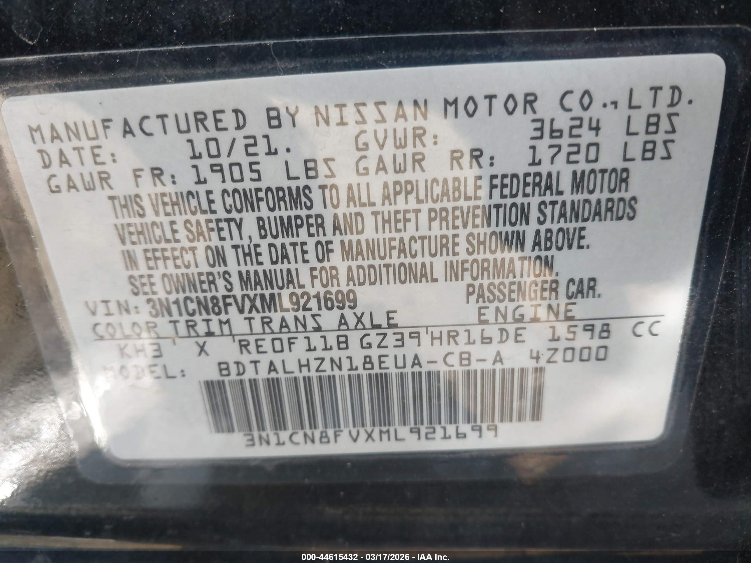 NISSAN VERSA image 9
