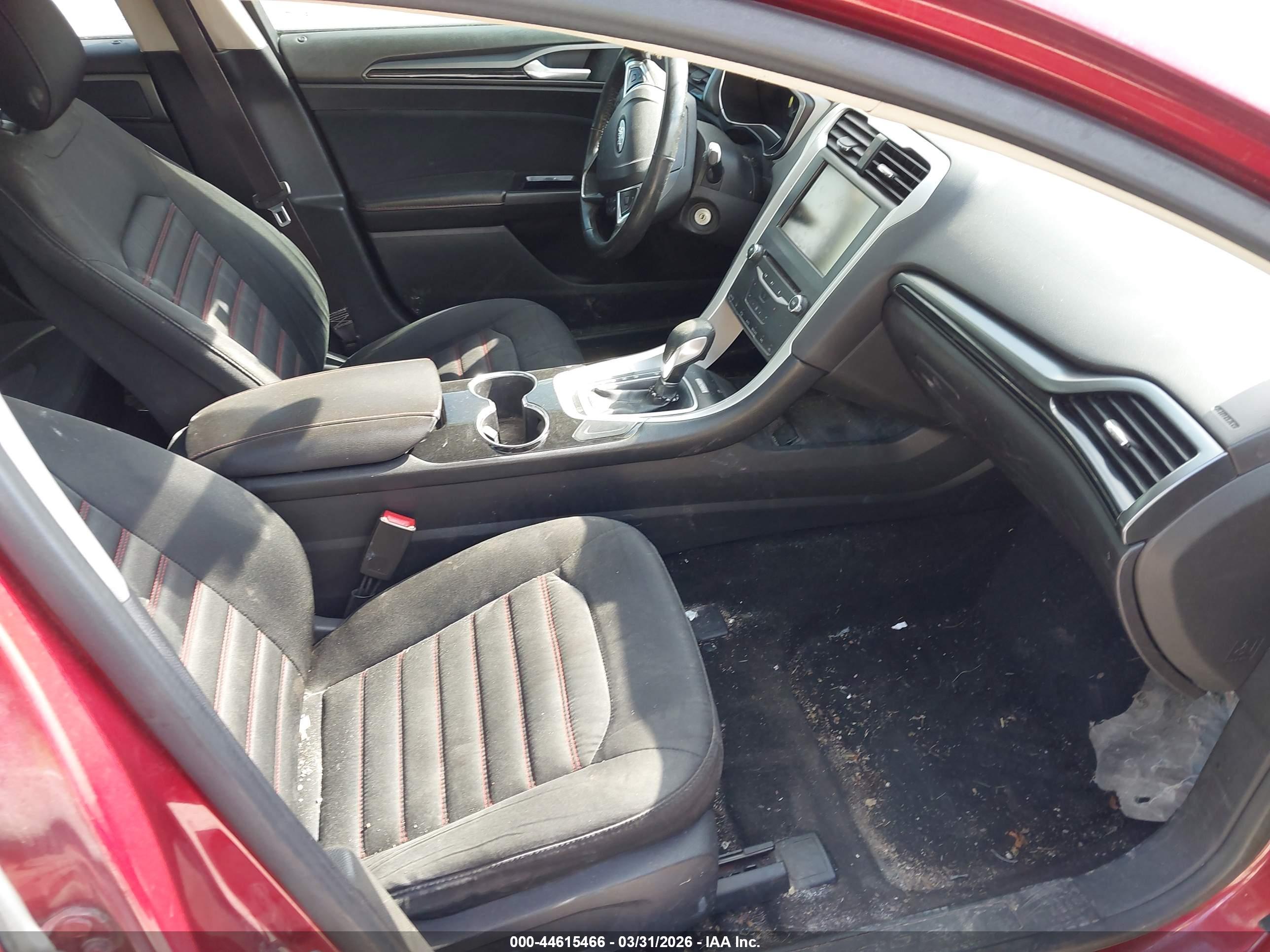 FORD FUSION image 5