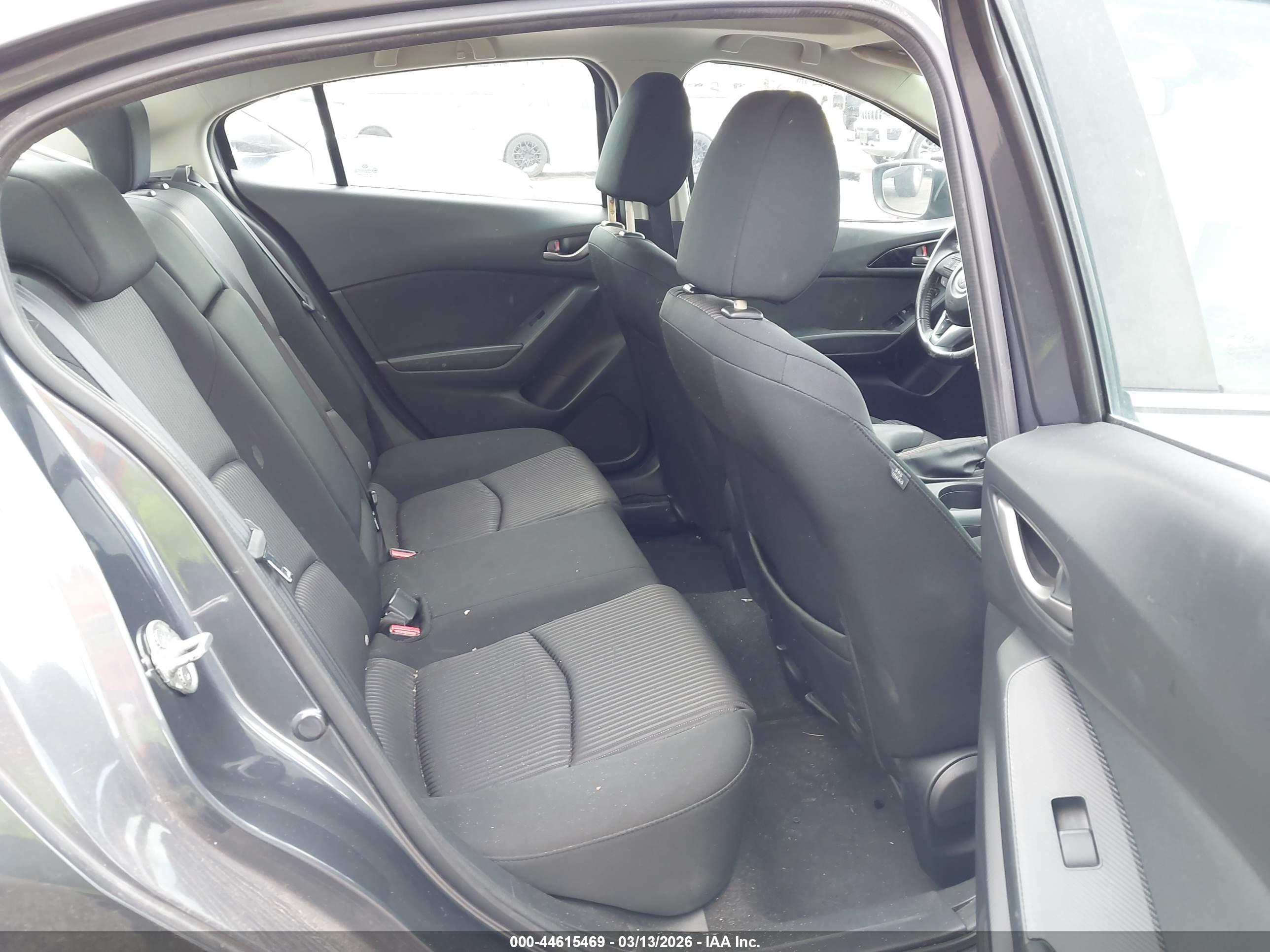 MAZDA MAZDA3 image 8