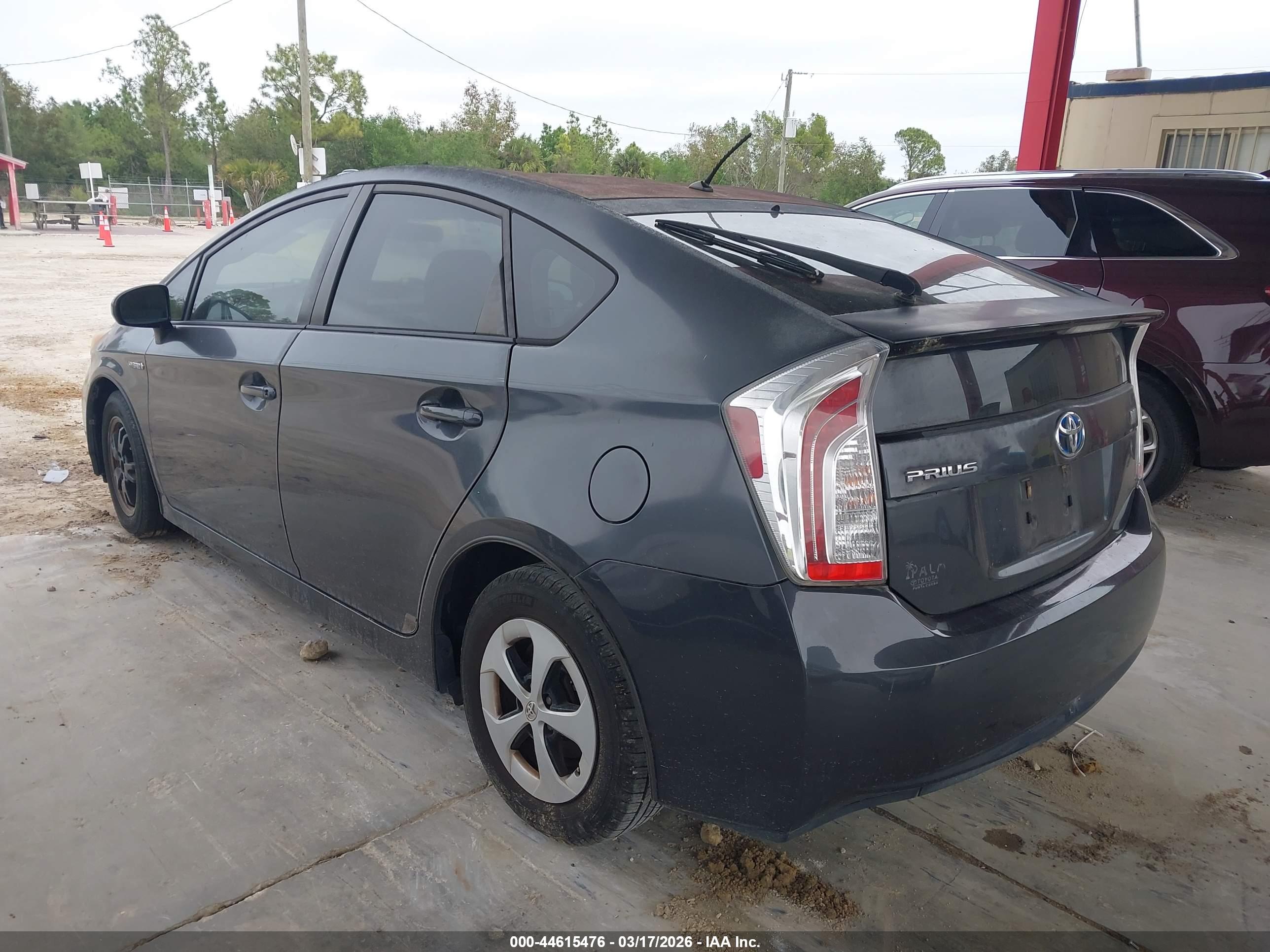 TOYOTA PRIUS image 3
