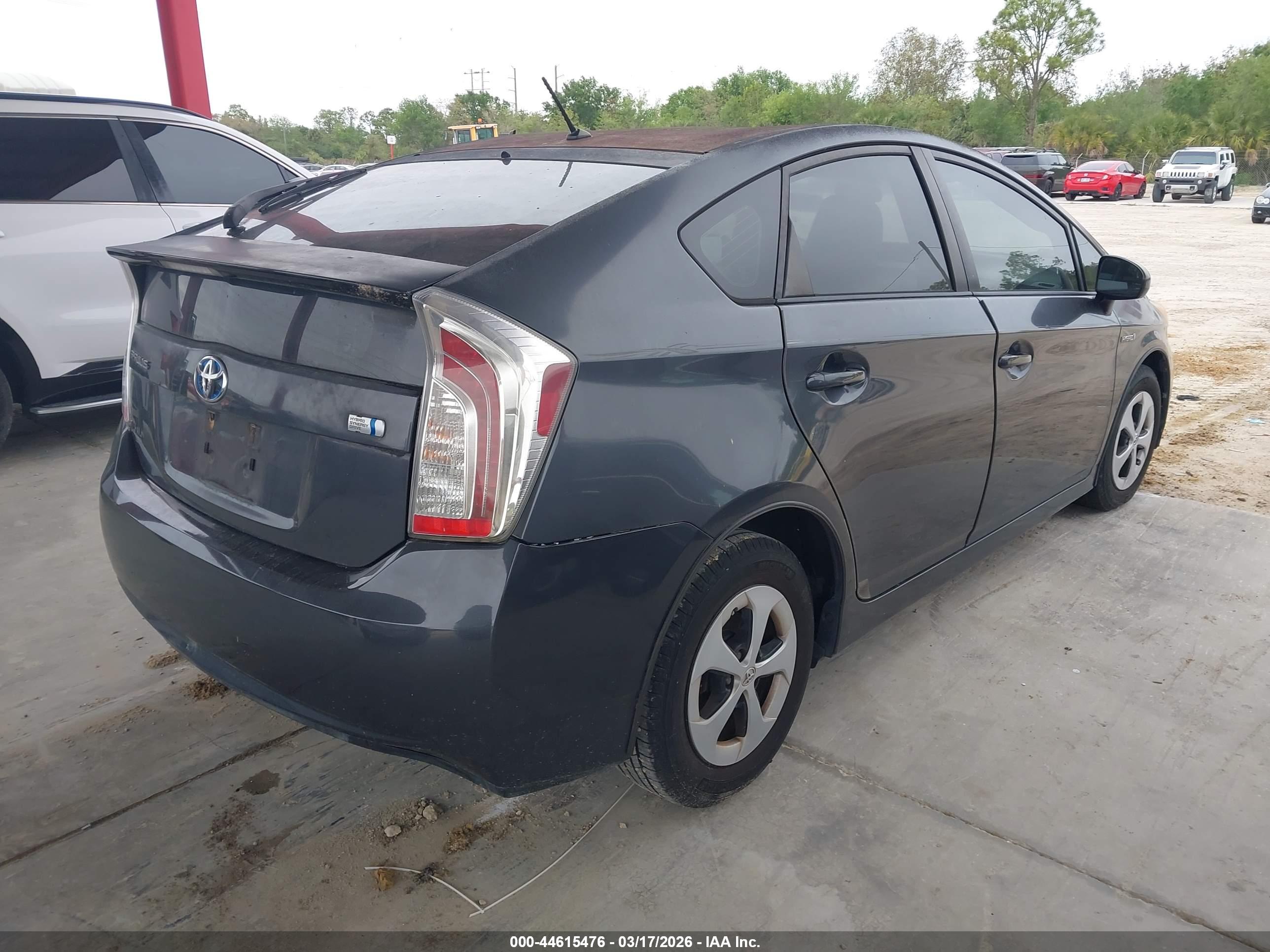 TOYOTA PRIUS image 4