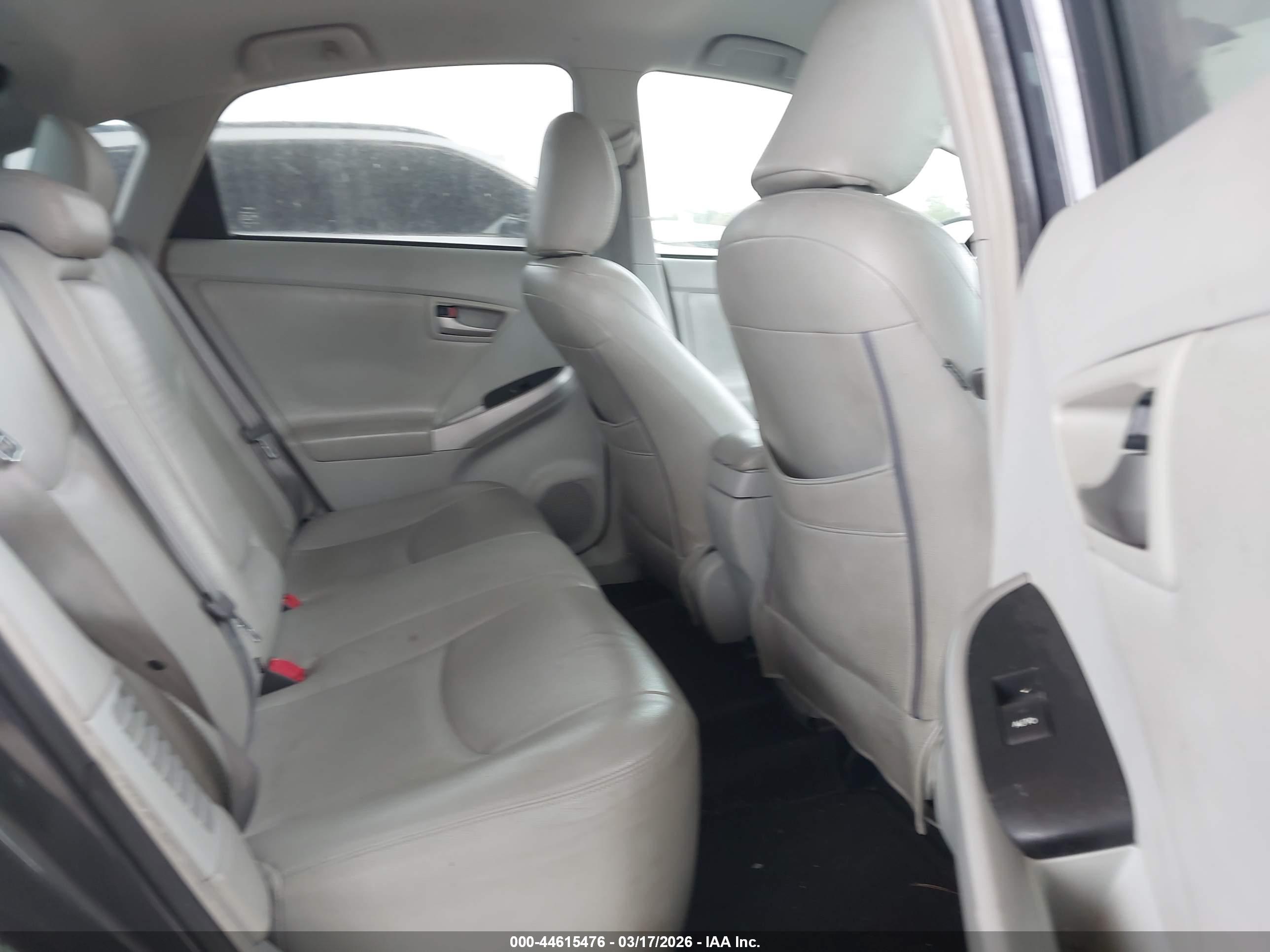 TOYOTA PRIUS image 8