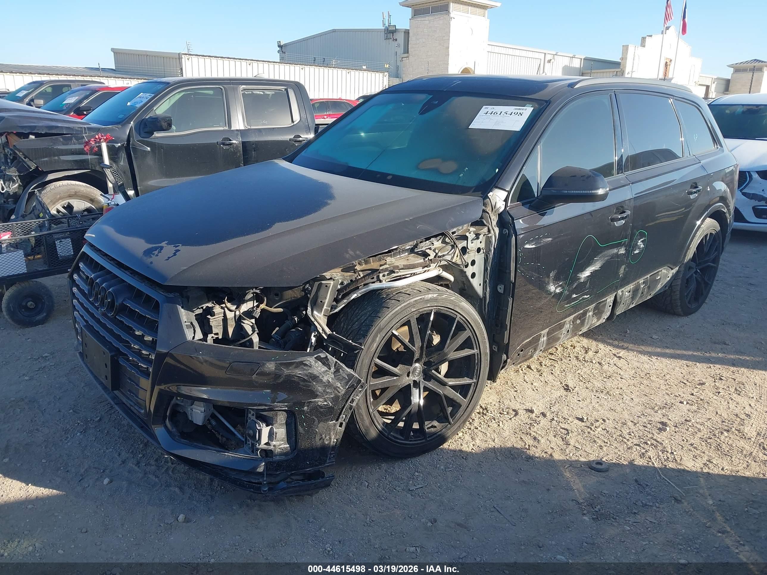 AUDI Q7 image 2