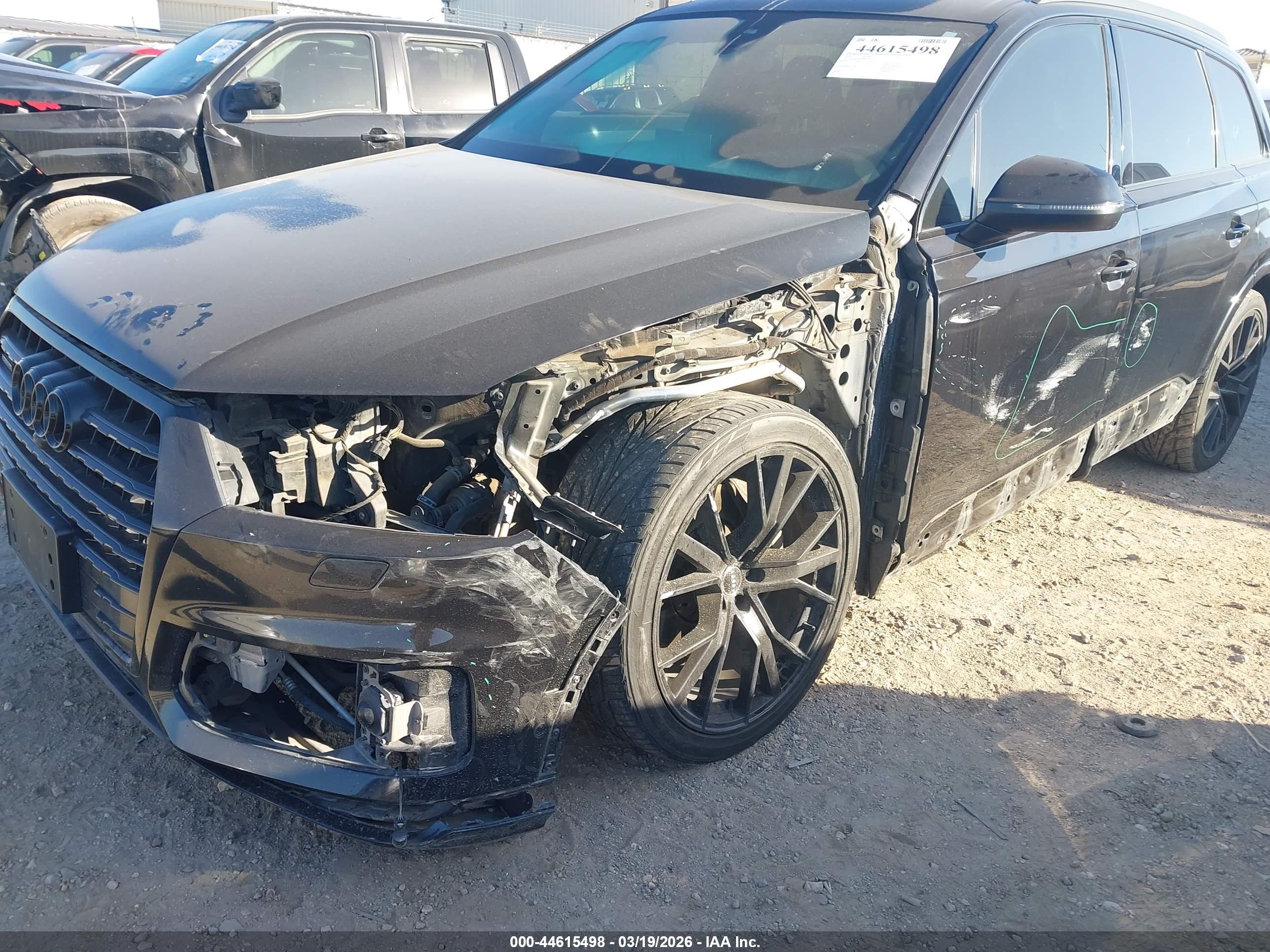 AUDI Q7 image 6